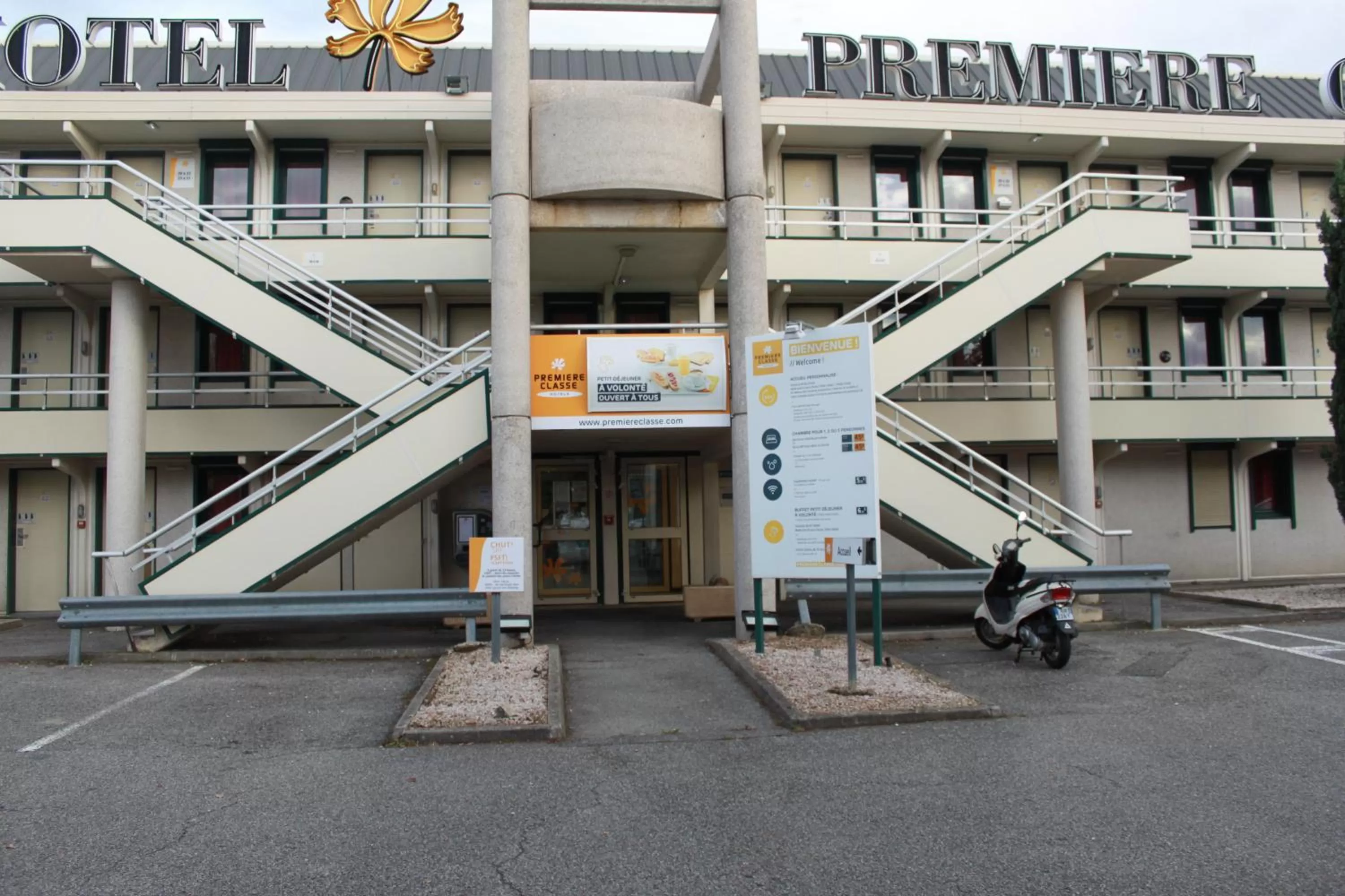 Property building in Hôtel Premiere Classe Pamiers