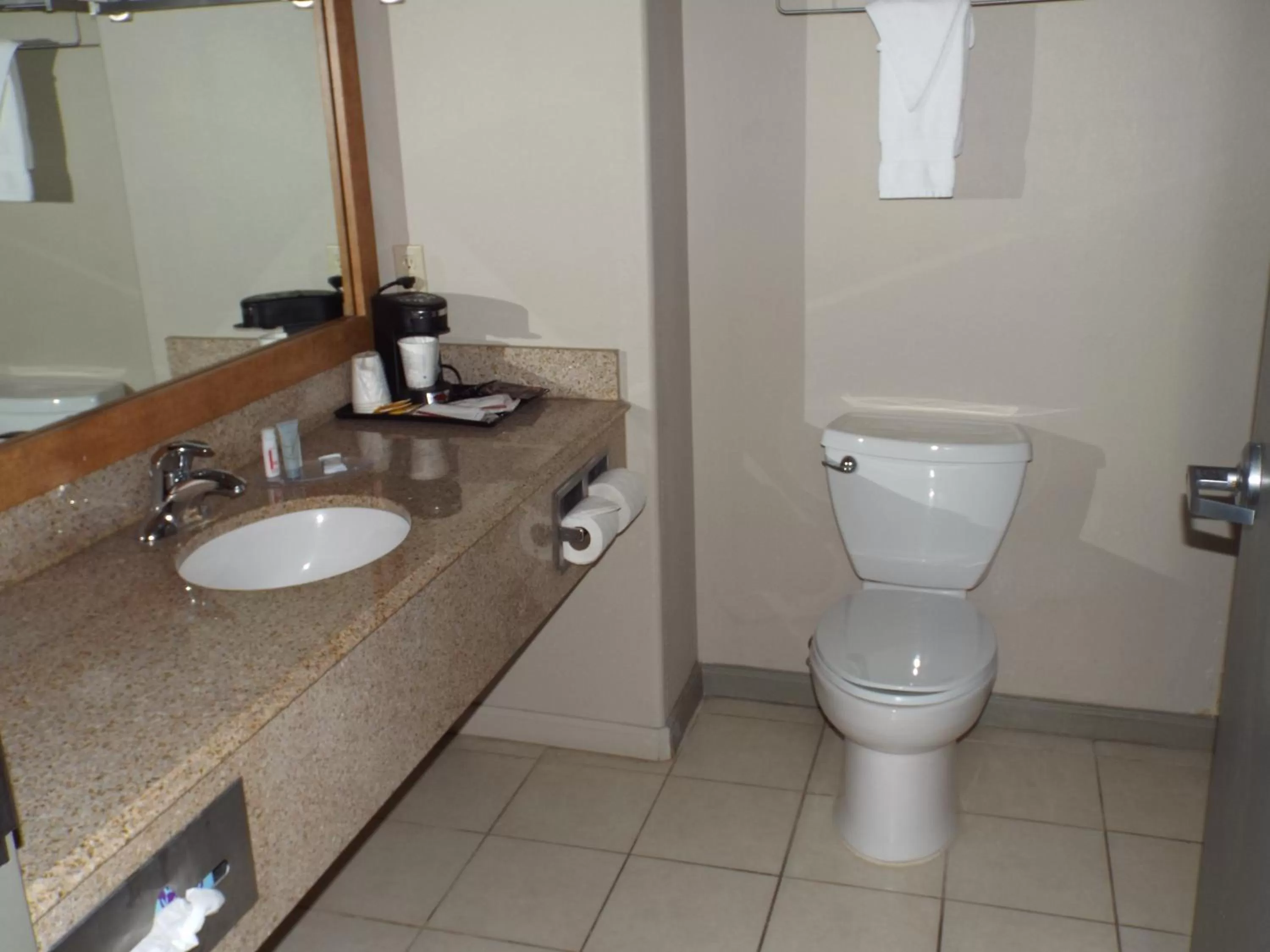 Bathroom in Baymont by Wyndham Columbus