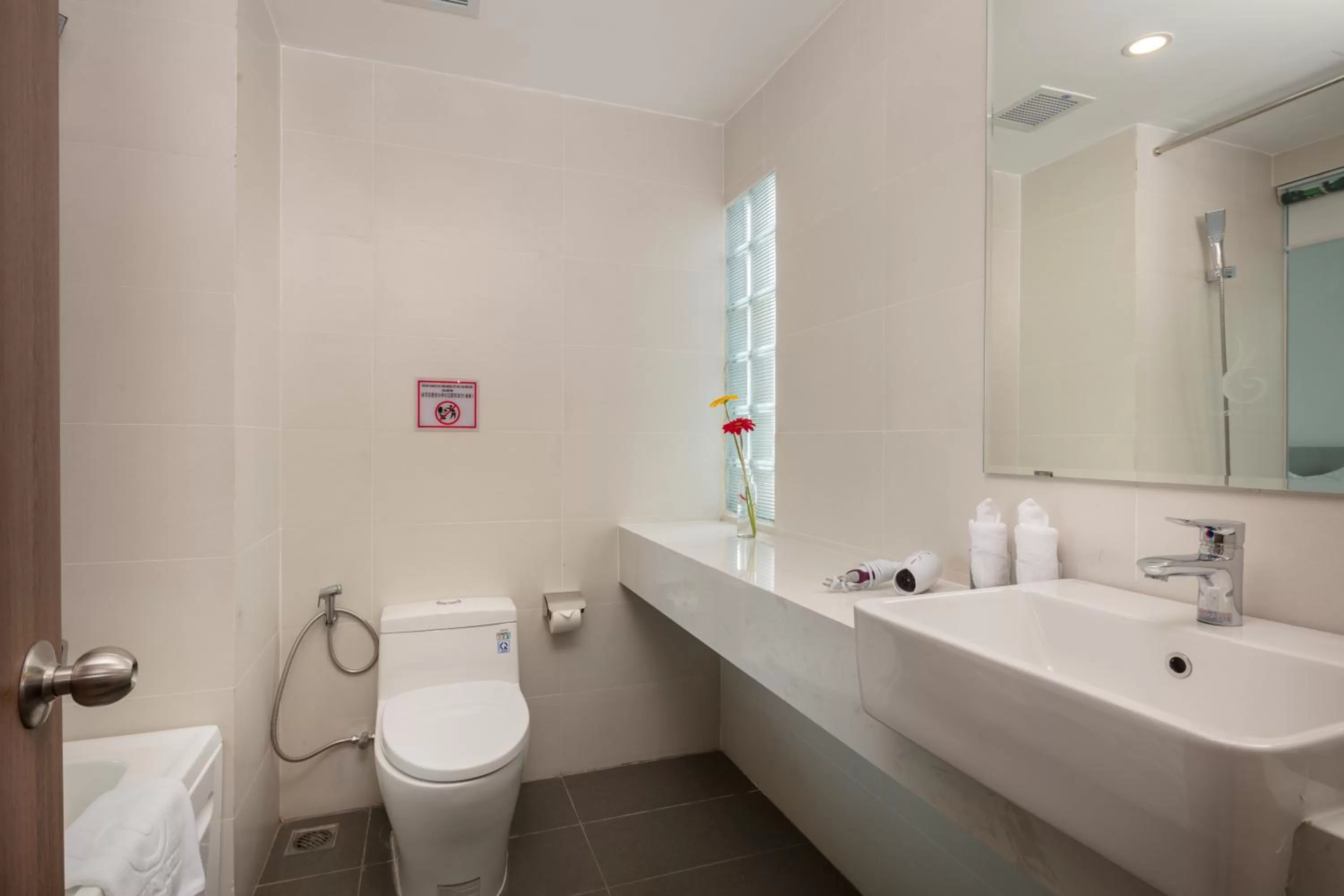 Toilet in Gosia Hotel