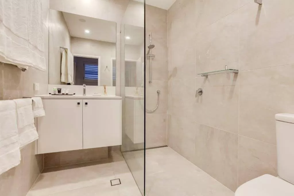 Bathroom in Goldsborough Place Apartments