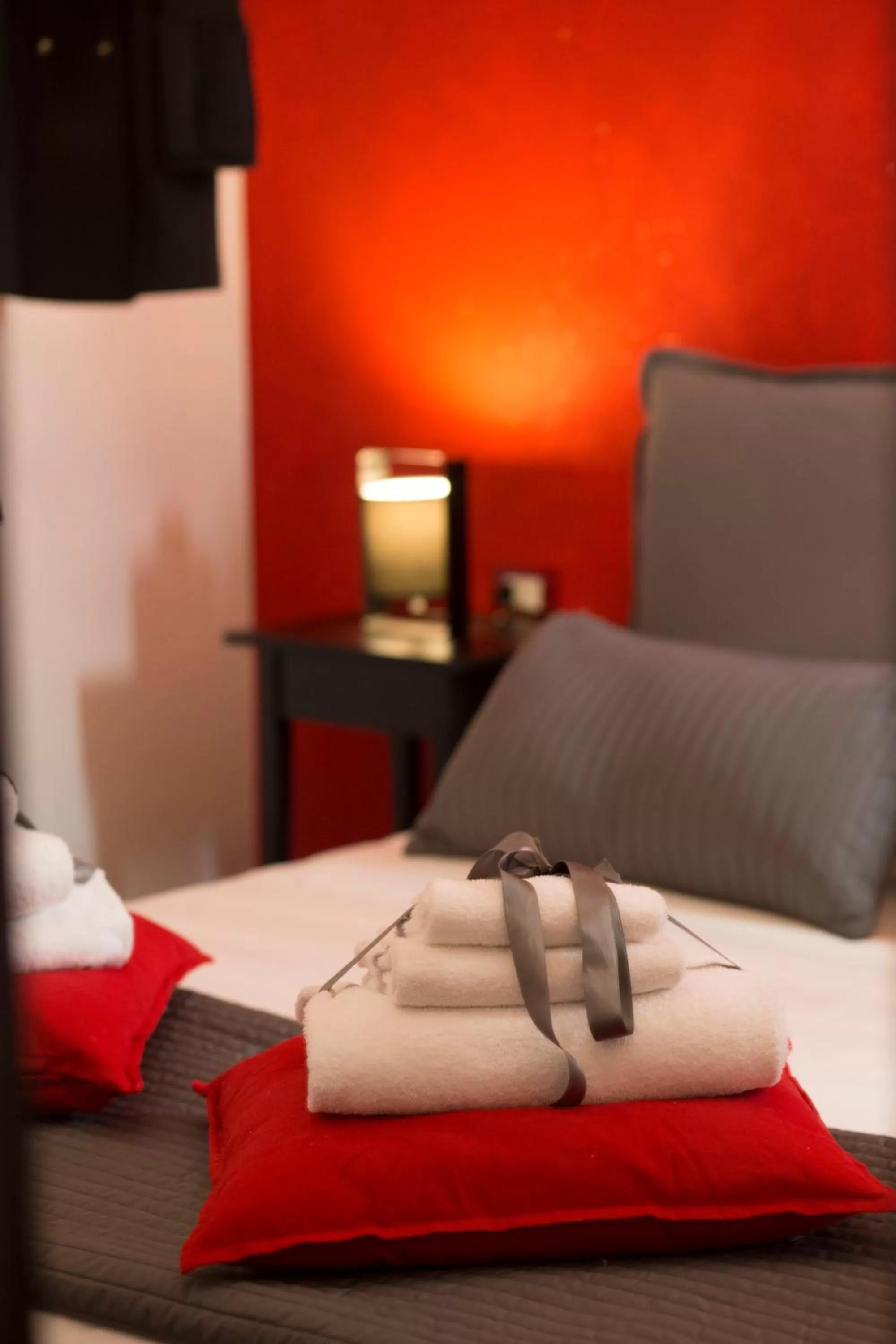 Bedroom, Bed in Yhomisus