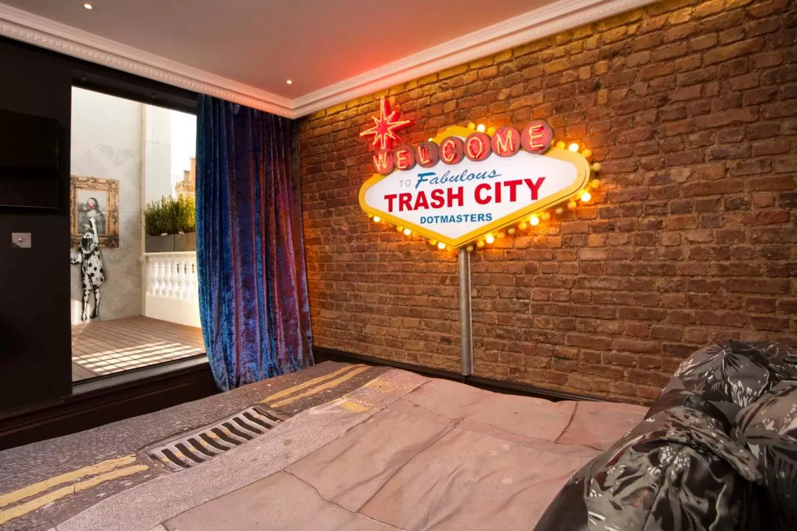 Trash City Suite in The Exhibitionist Hotel Trash City Suite in The Exhibitionist Hotel