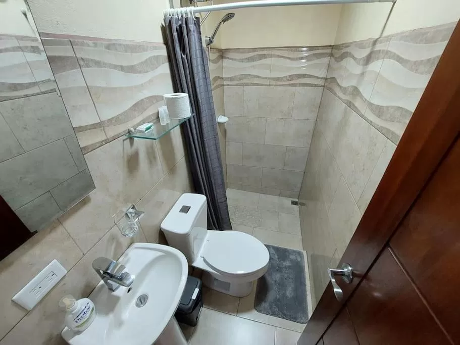 Bathroom in Airport SJO Residence - Edward & Familia Inn