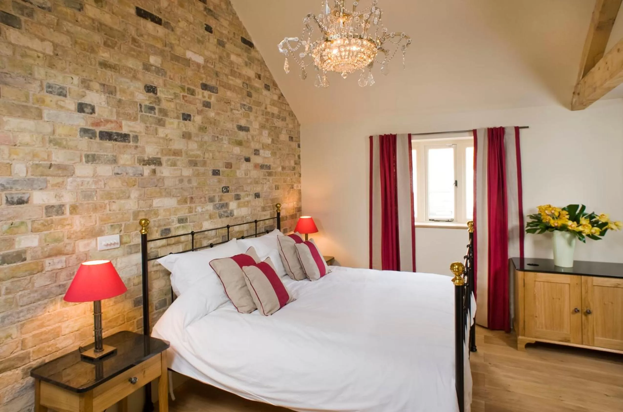 Coffee/tea facilities, Bed in The Fox by Greene King Inns