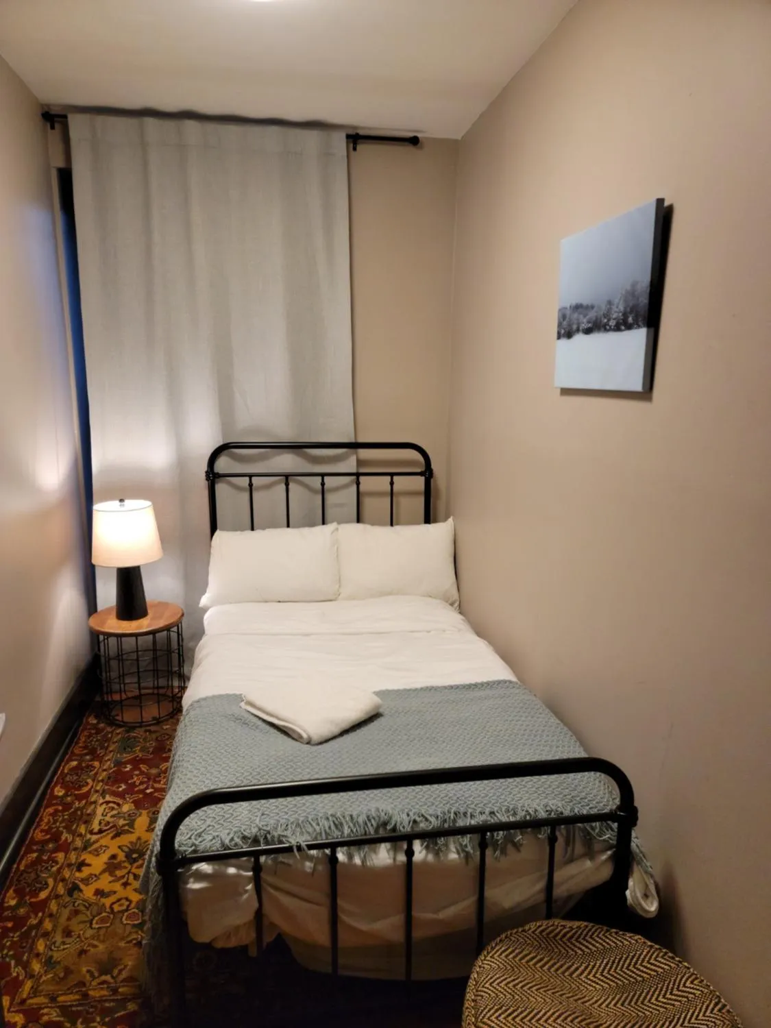 Photo of the whole room, Bed in Lamartine Chelsea