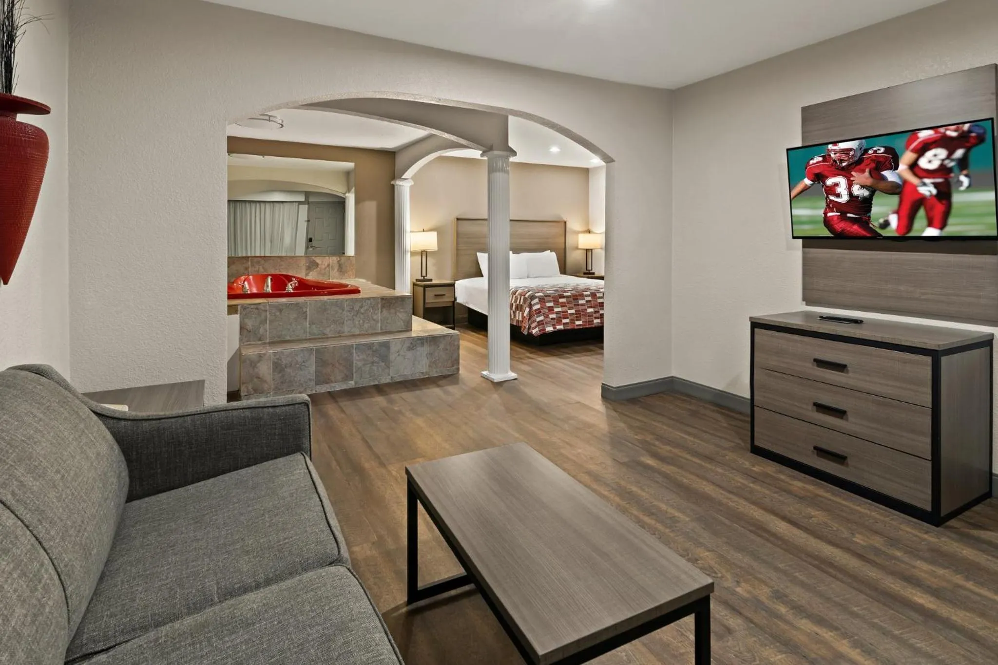 Photo of the whole room, Seating Area in Red Roof Inn & Suites Irving - DFW Airport South