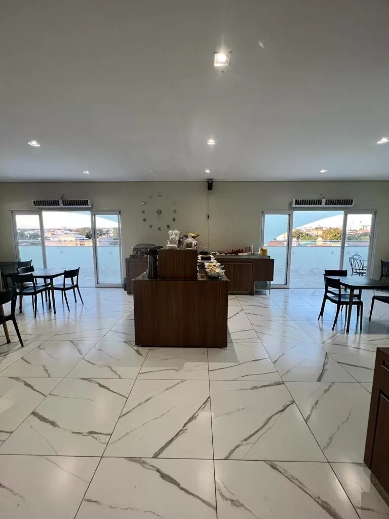 Restaurant/Places to Eat in Rametta Hotel