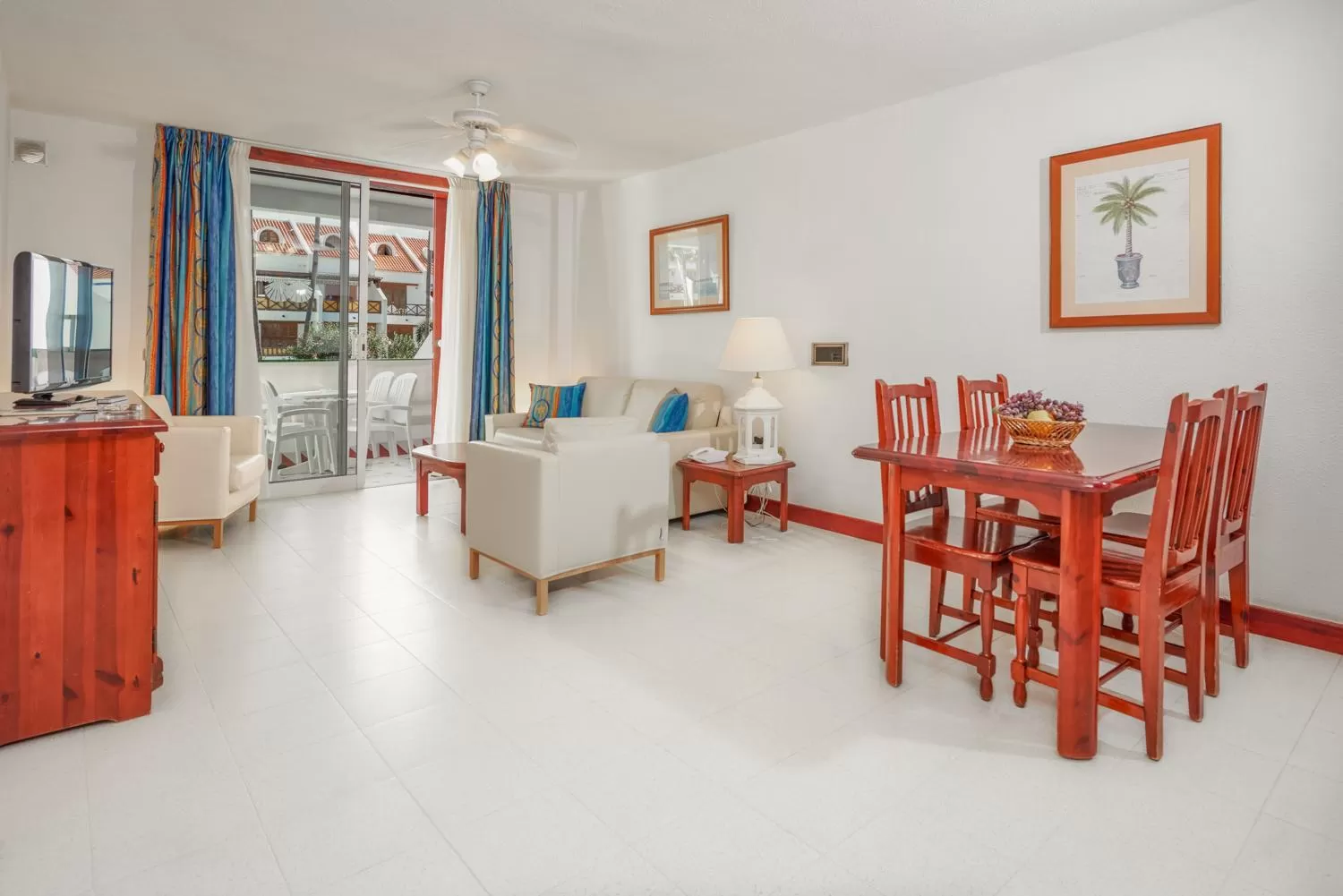 Photo of the whole room in Parque Santiago IV Official