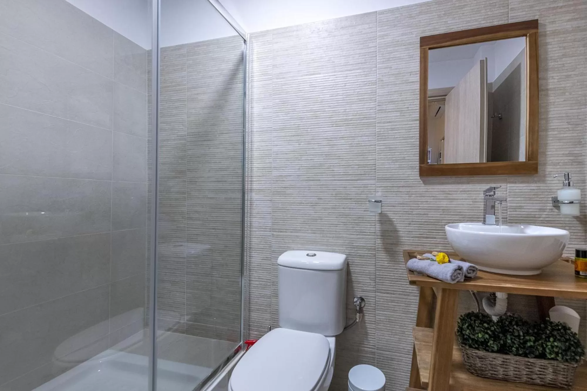 Bathroom in Comfort Stay Athens Airport Hotel - FREE shuttle from and to the airport