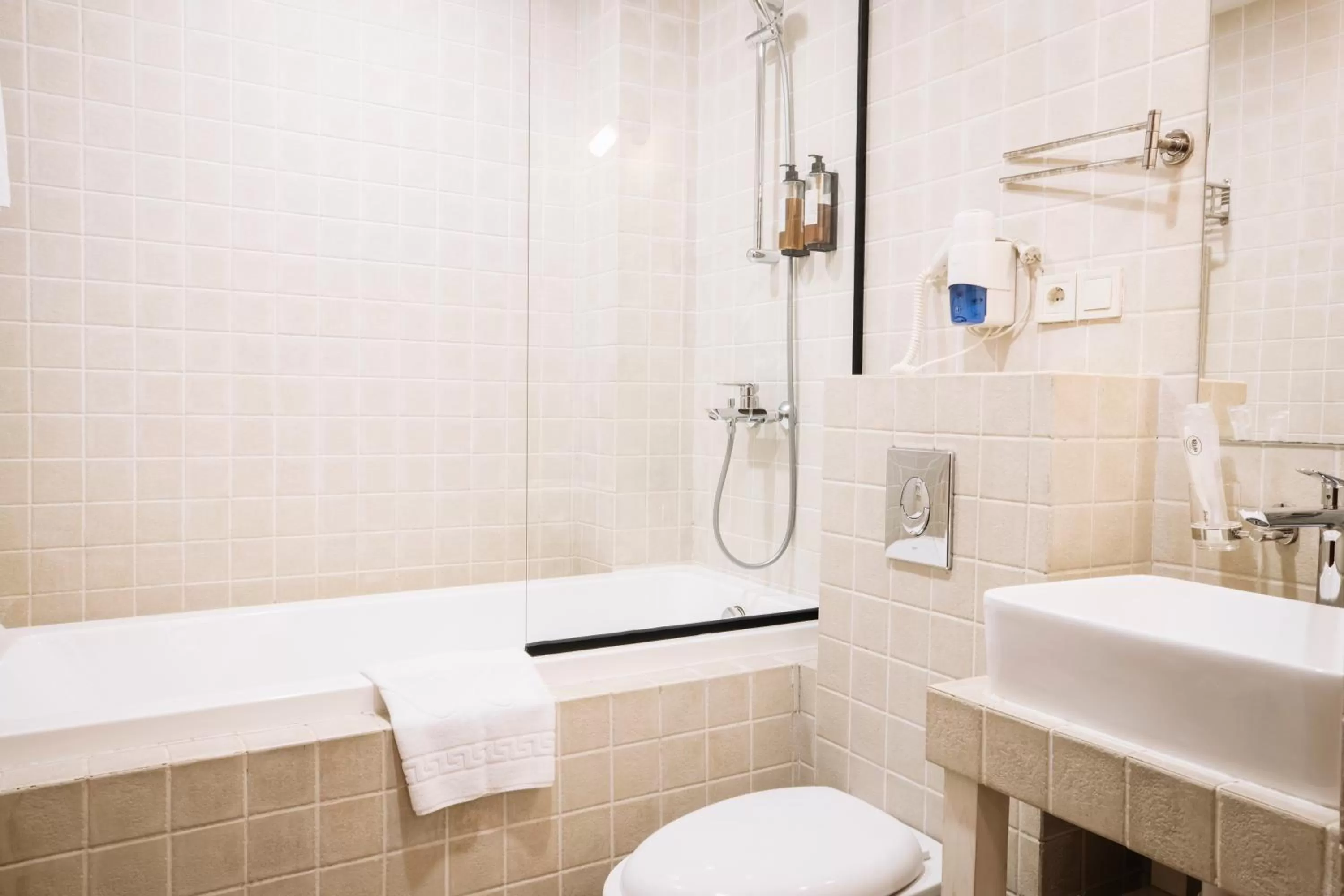 Shower in Citadel Narikala Hotel