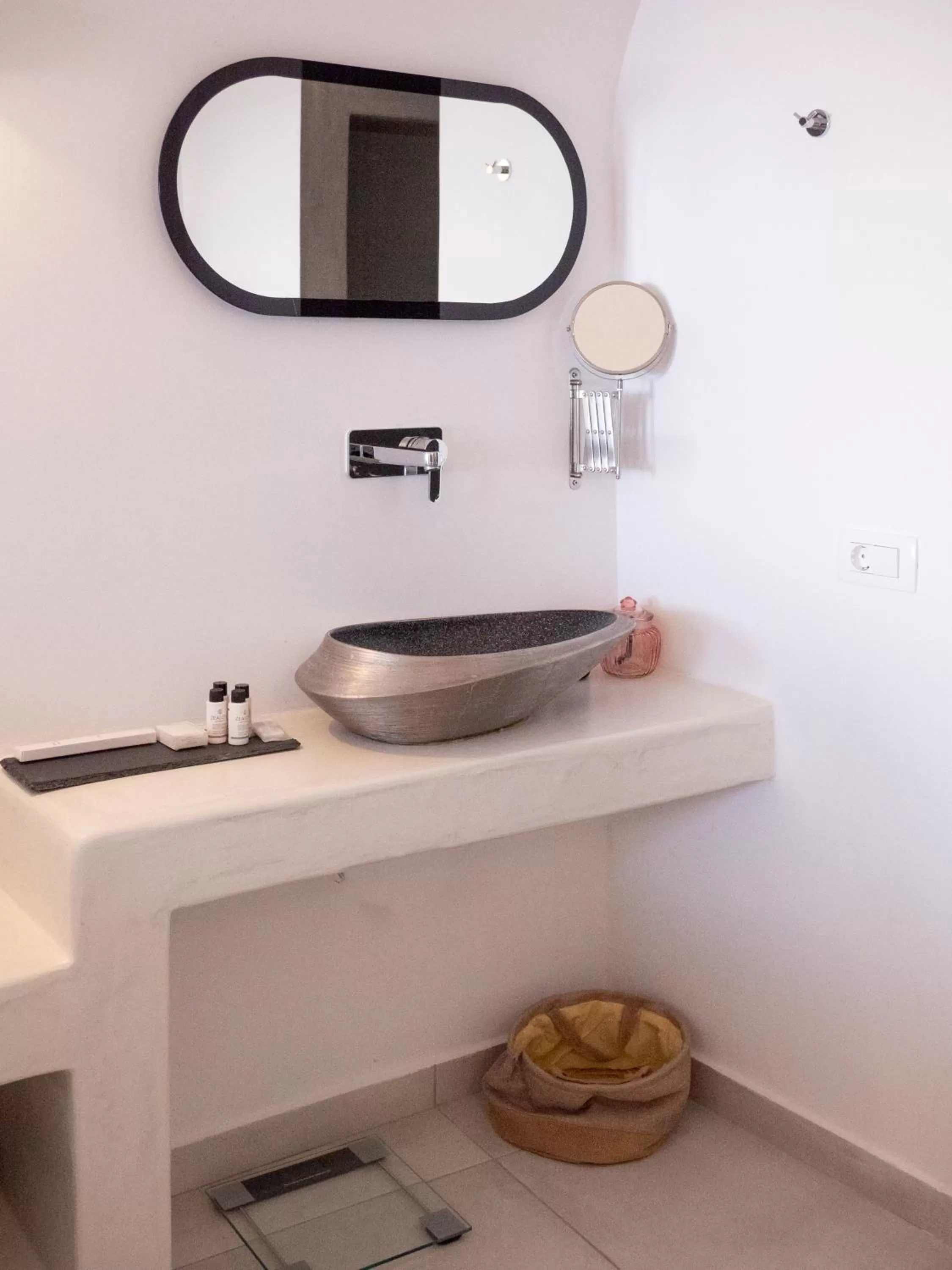 Caldera Cliff Illusion