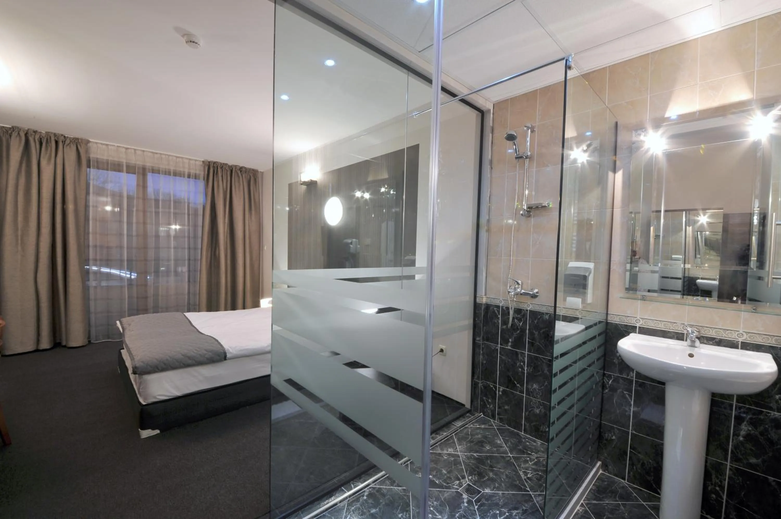 Bathroom in Vitoshko Lale Hotel