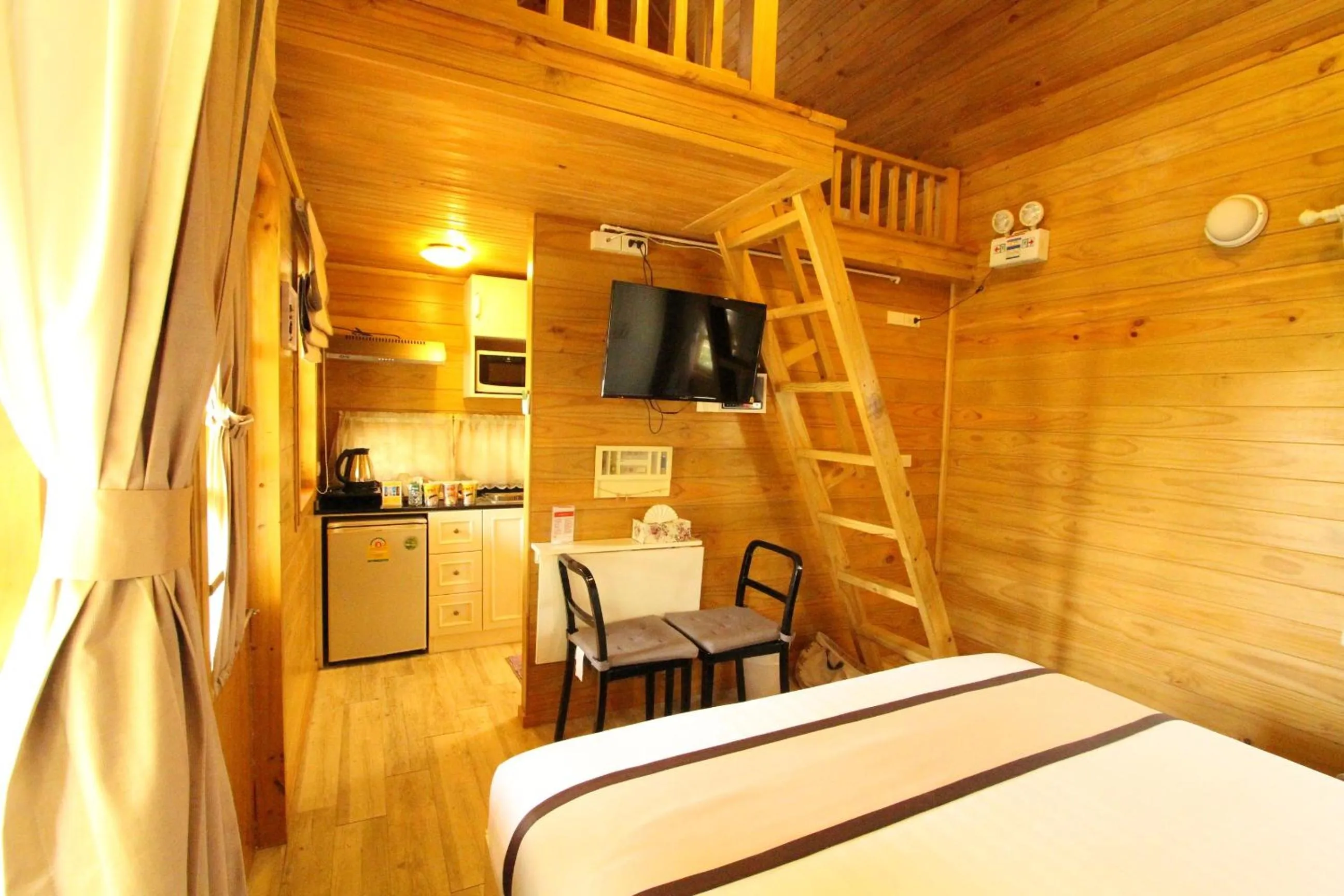 Coffee/tea facilities, Bed in At Residence Suvarnabhumi Hotel