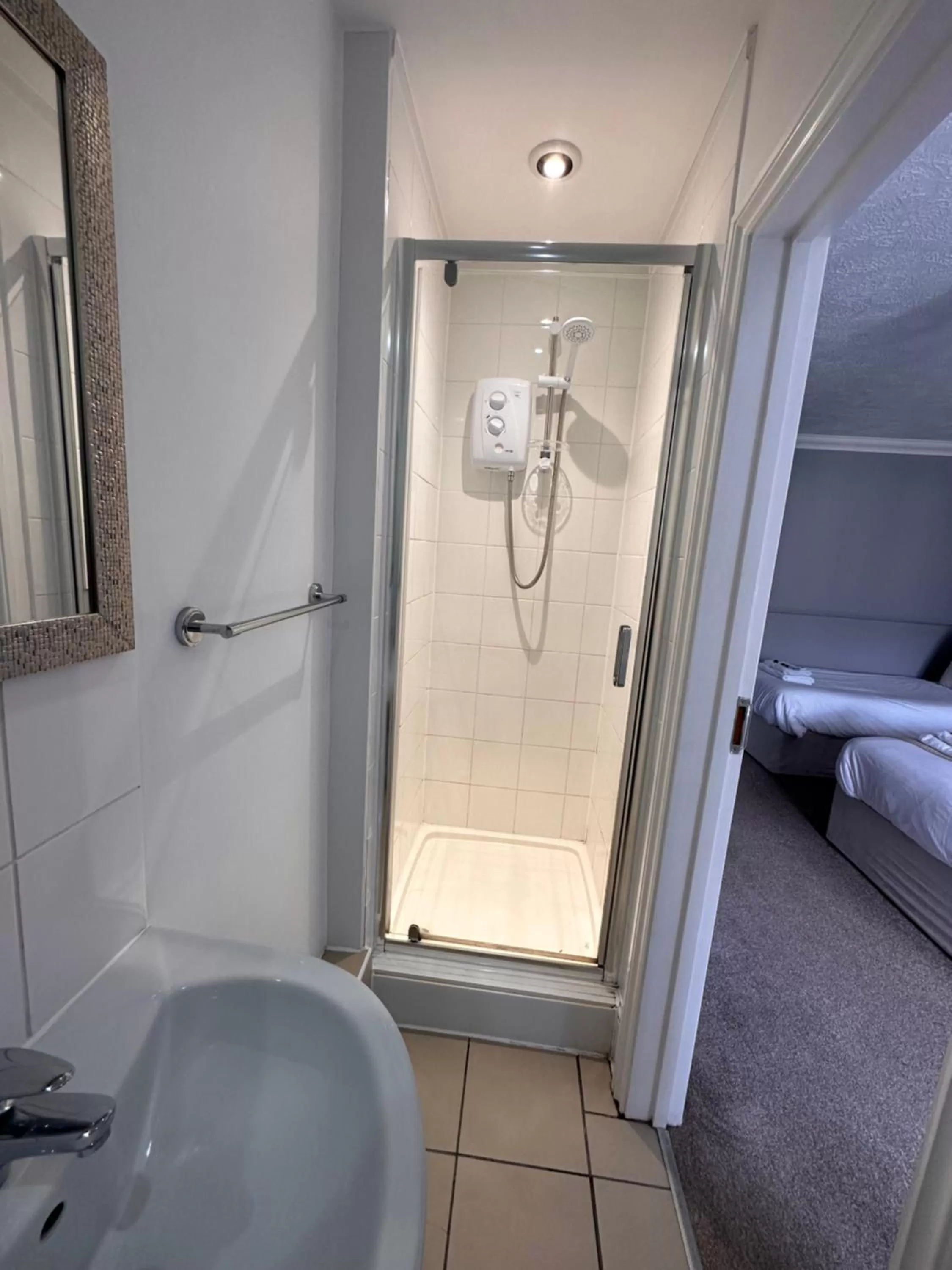 Shower in The Six Bells