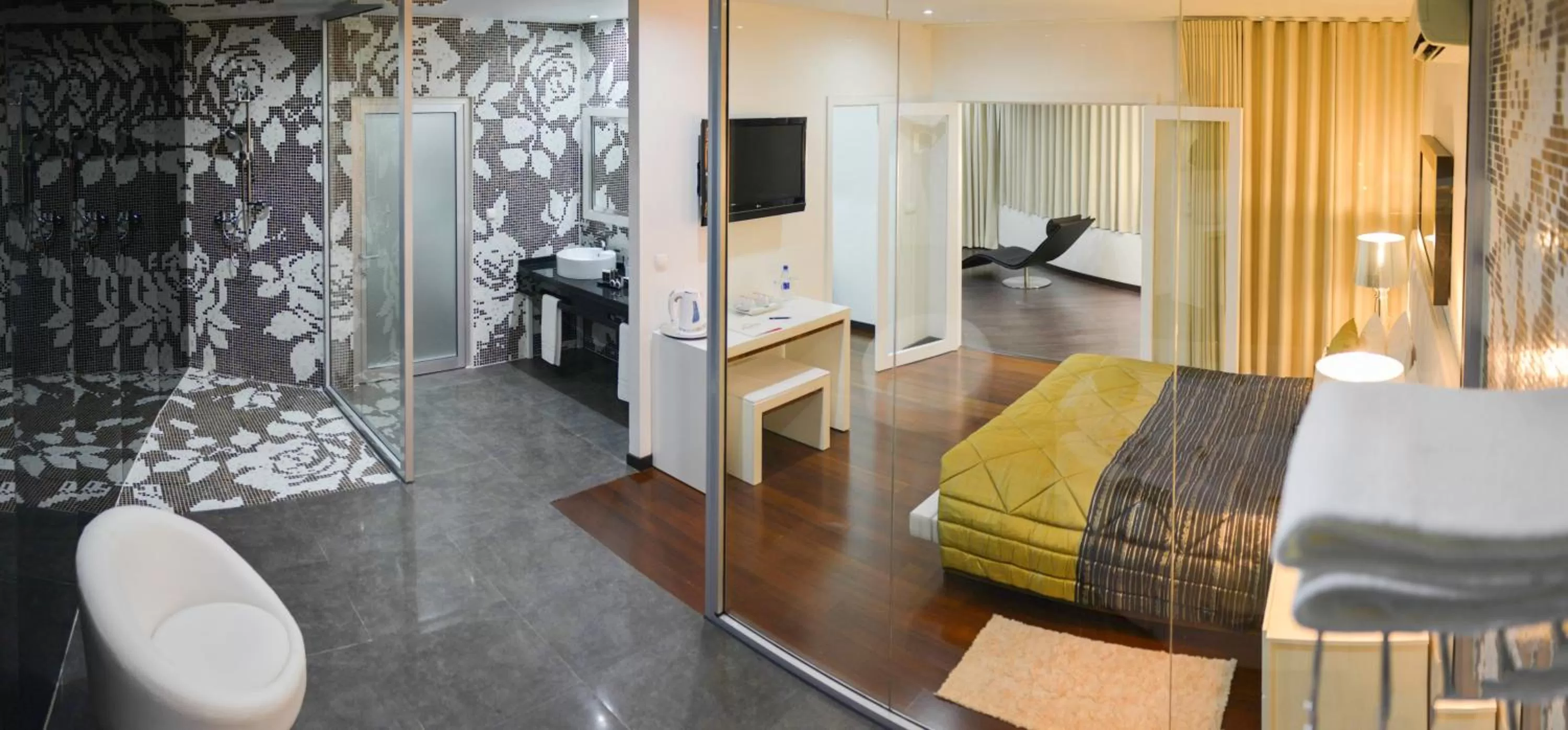 Photo of the whole room, Bed in Hotel Vip Praia