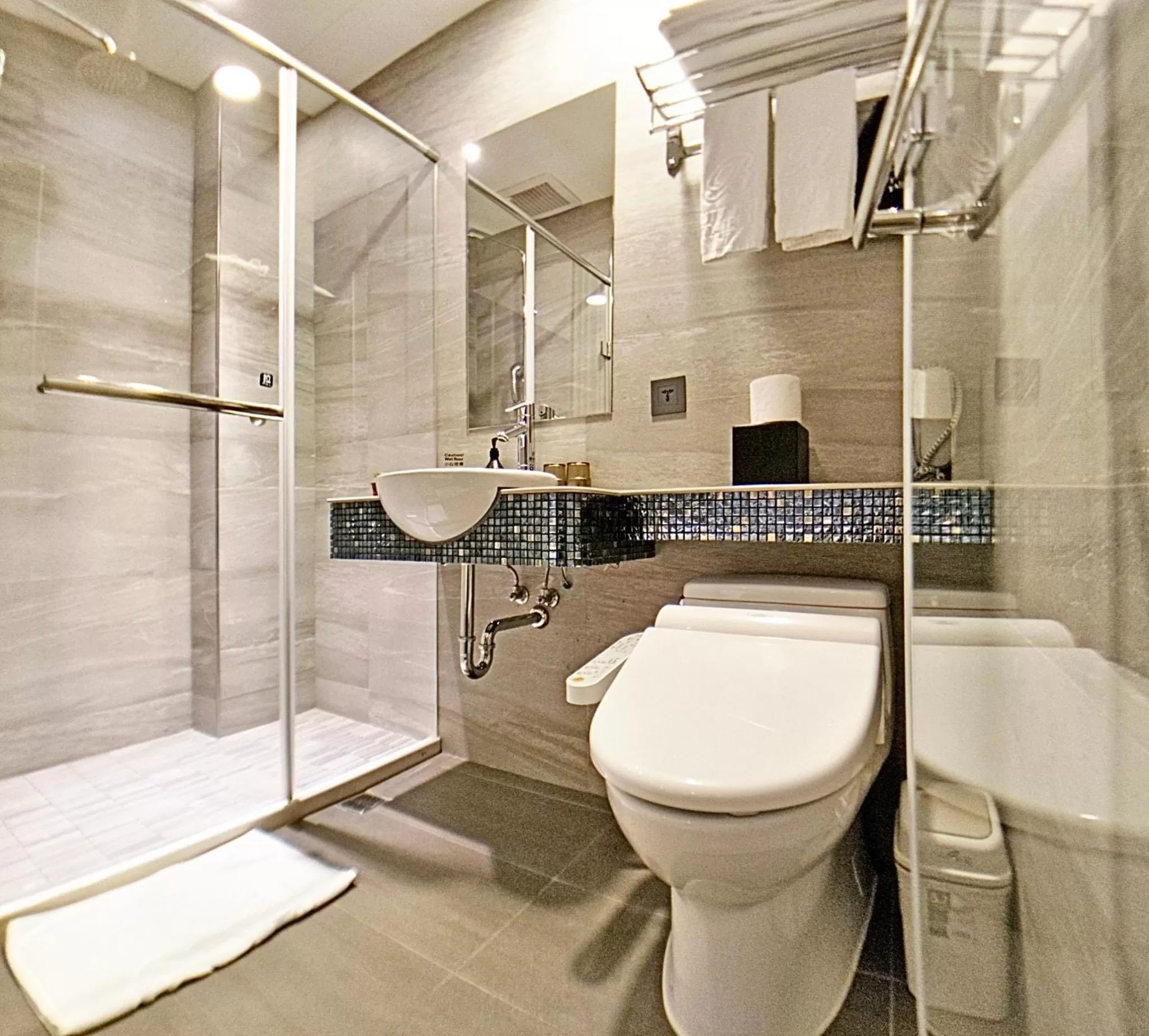 Toilet in Beauty Hotels Taipei - B7 Journey