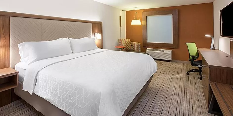 Bed in Holiday Inn Express - Wells-Ogunquit-Kennebunk by IHG