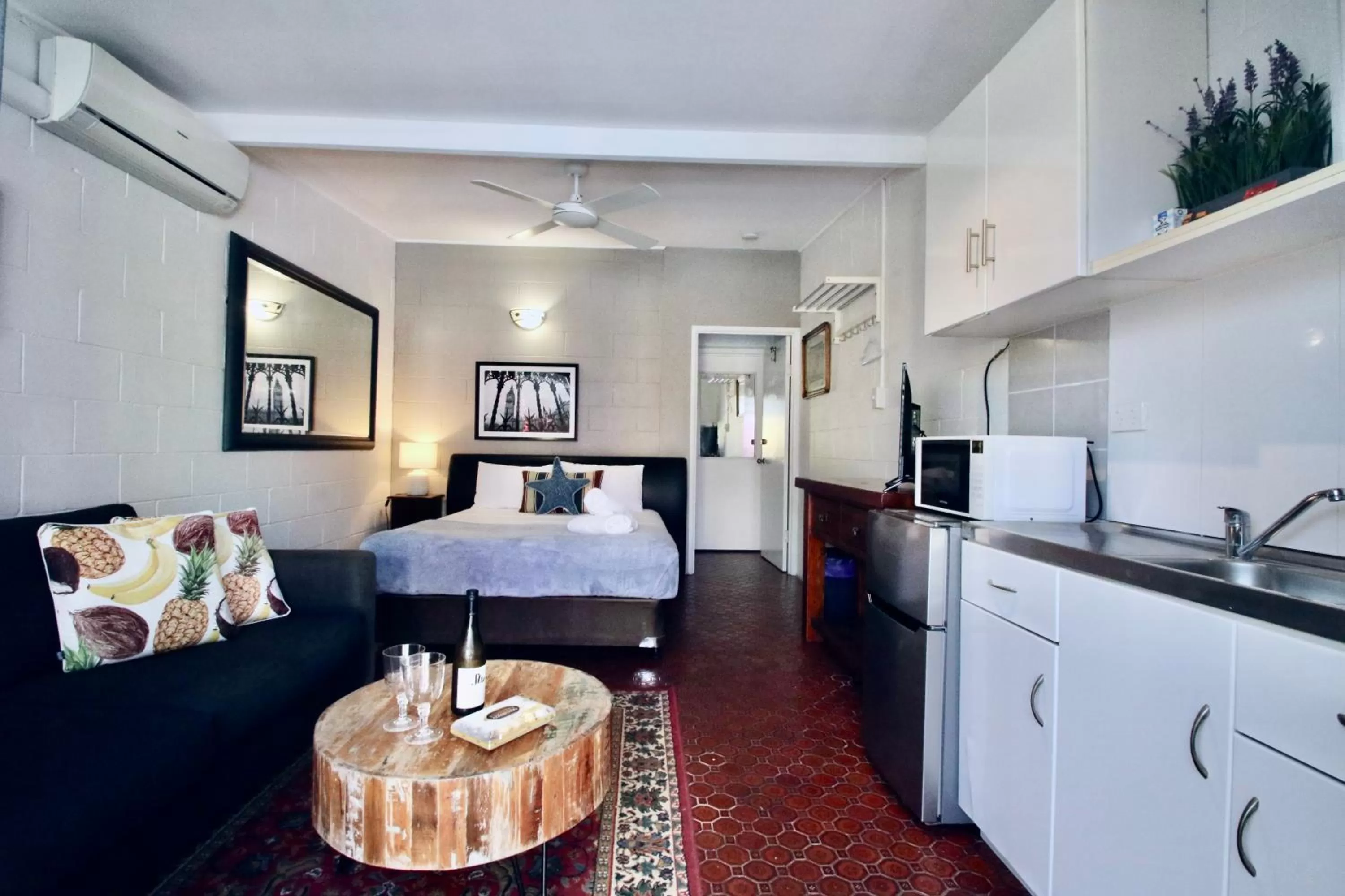 Hideaway Noosa Men Only Beach Resort