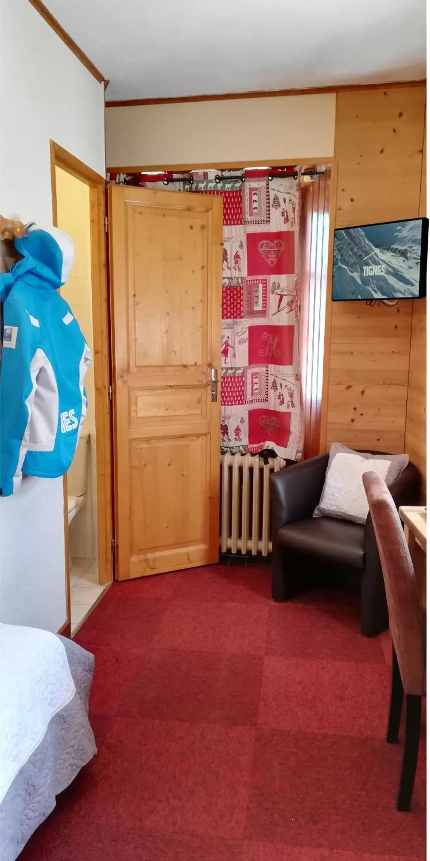 Standard Single Room with Shower in Le Dôme Standard Single Room with Shower in Le Dôme