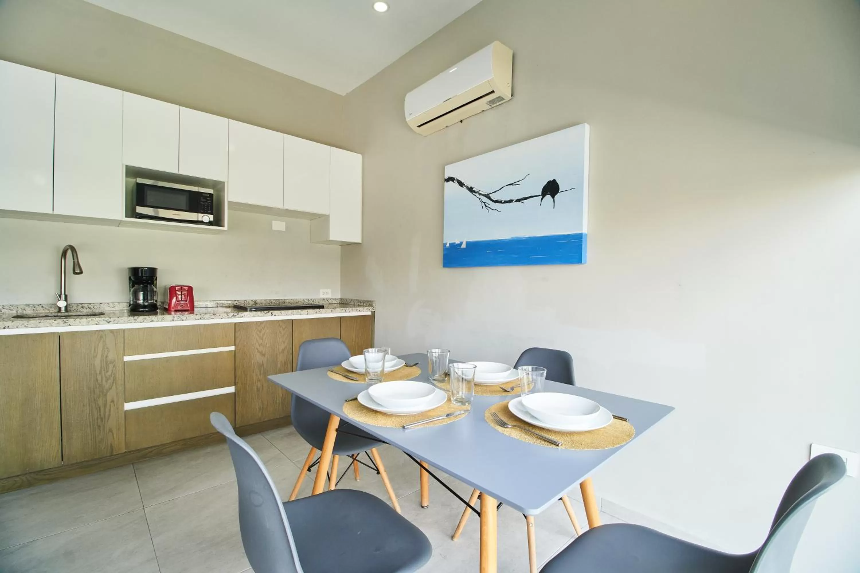 Kitchen or kitchenette, Dining Area in Torre 42 Playa del Carmen by Lockey