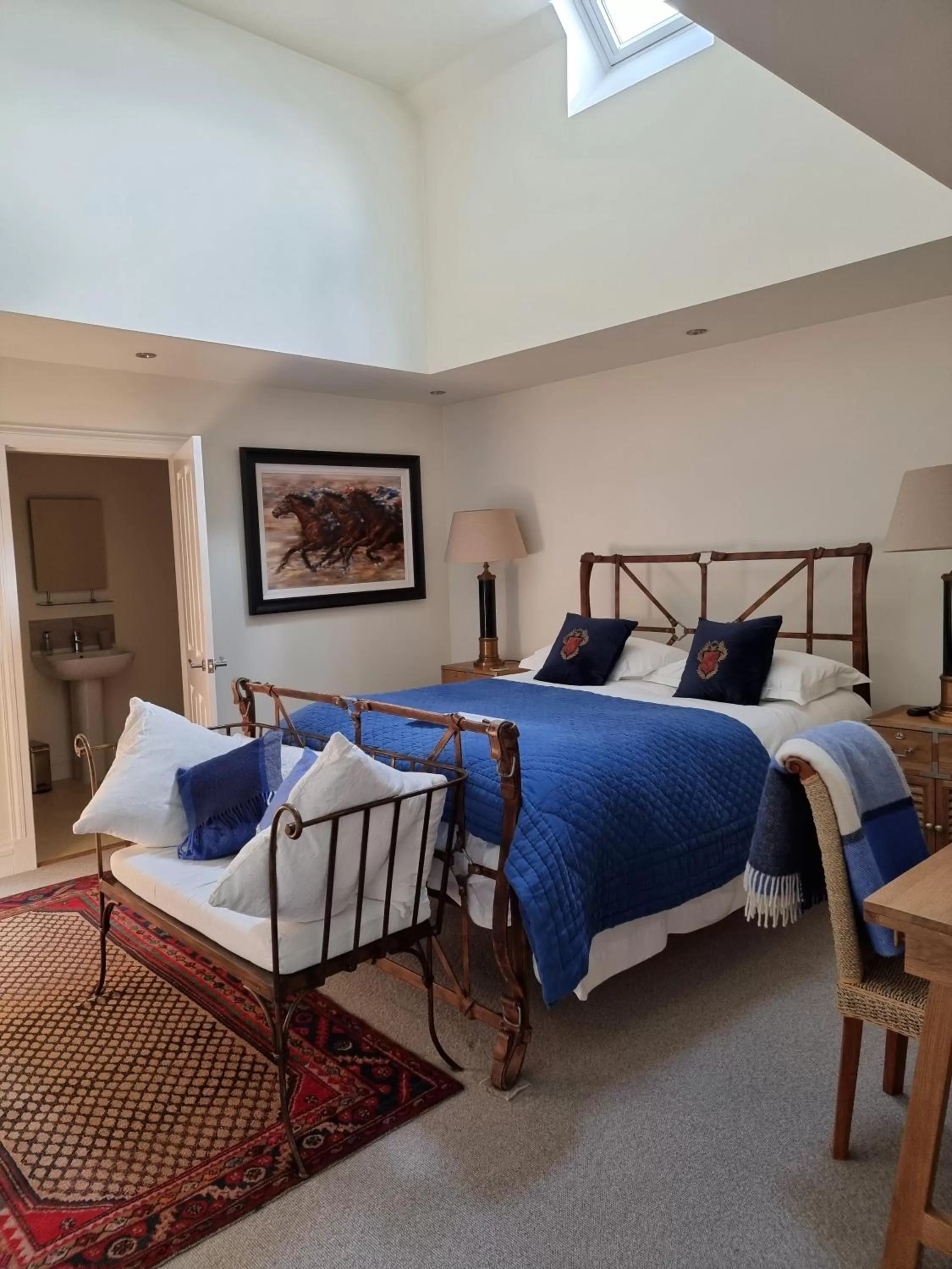 Bedroom, Bed in Black Bull