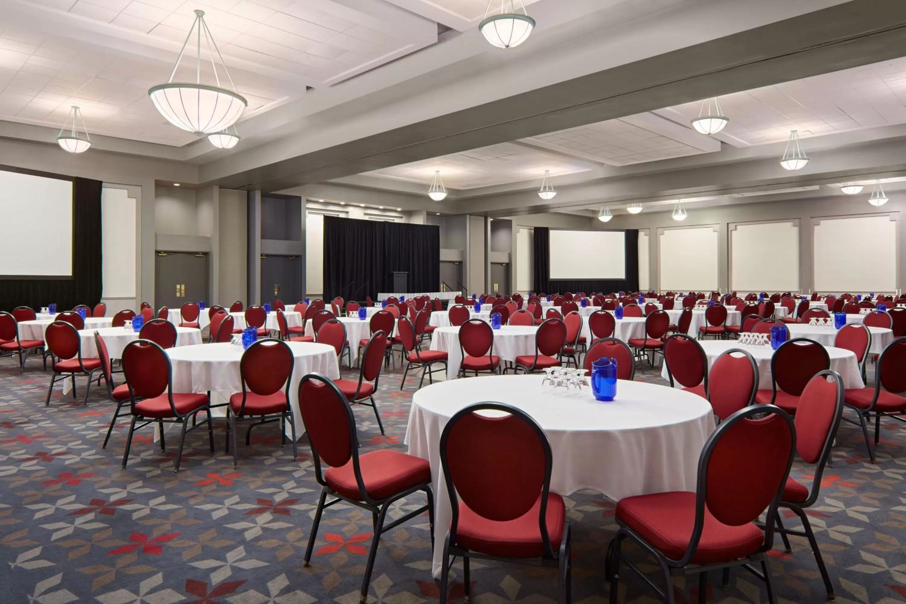 Meeting/conference room in Delta Hotels by Marriott Sherbrooke Conference Centre