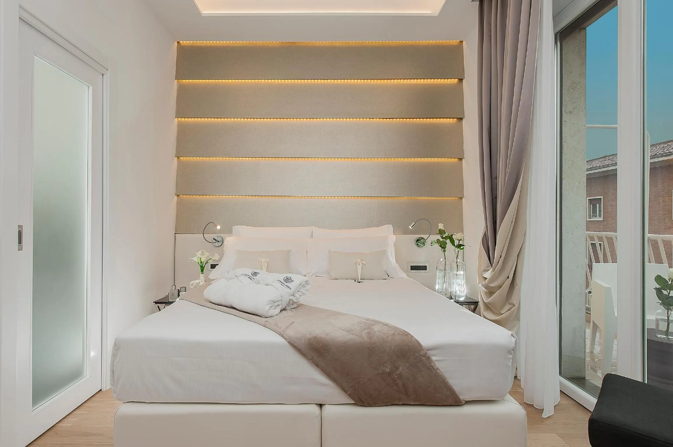 Balcony/Terrace, Bed in Vatican Style