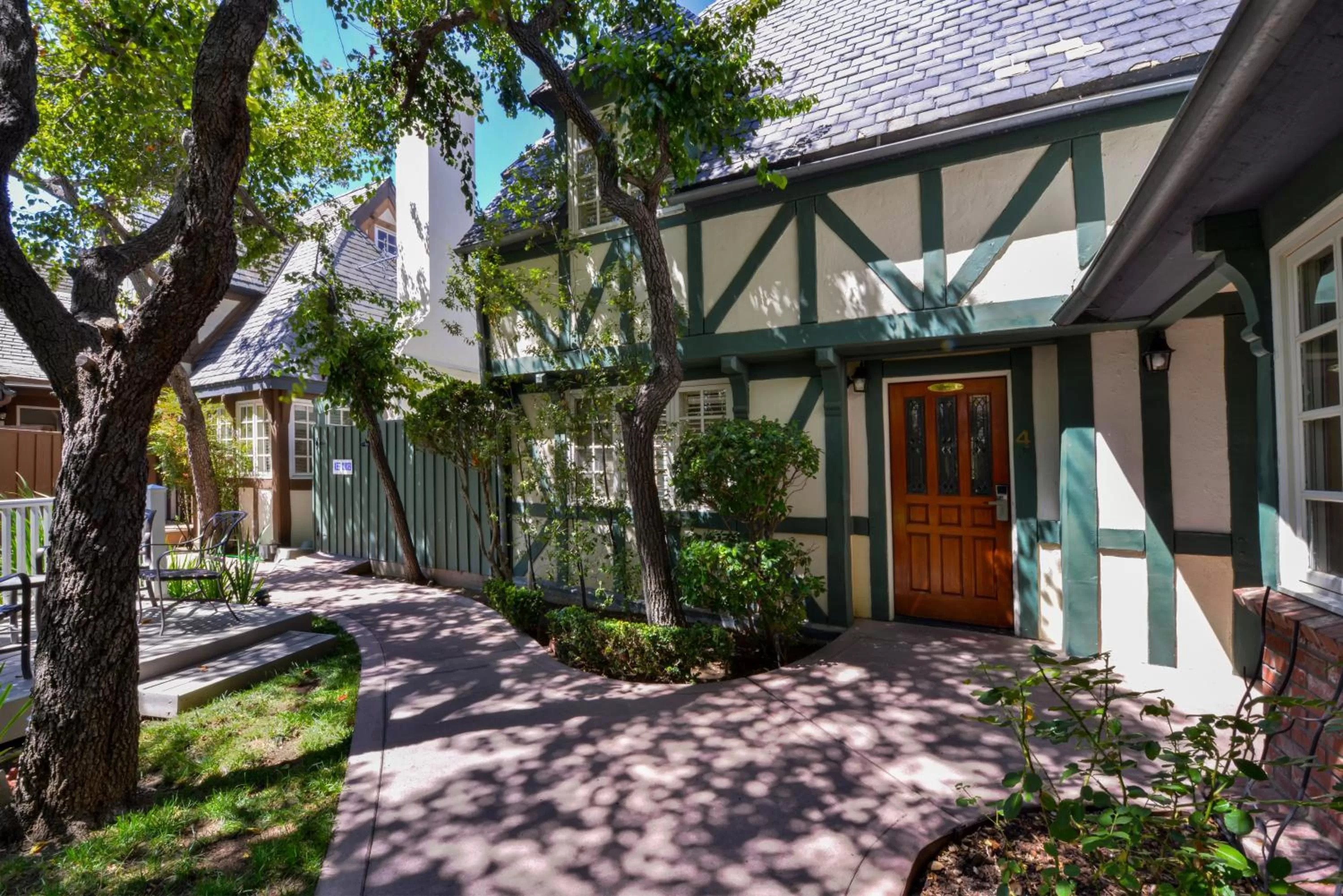 Property building in Wine Valley Inn