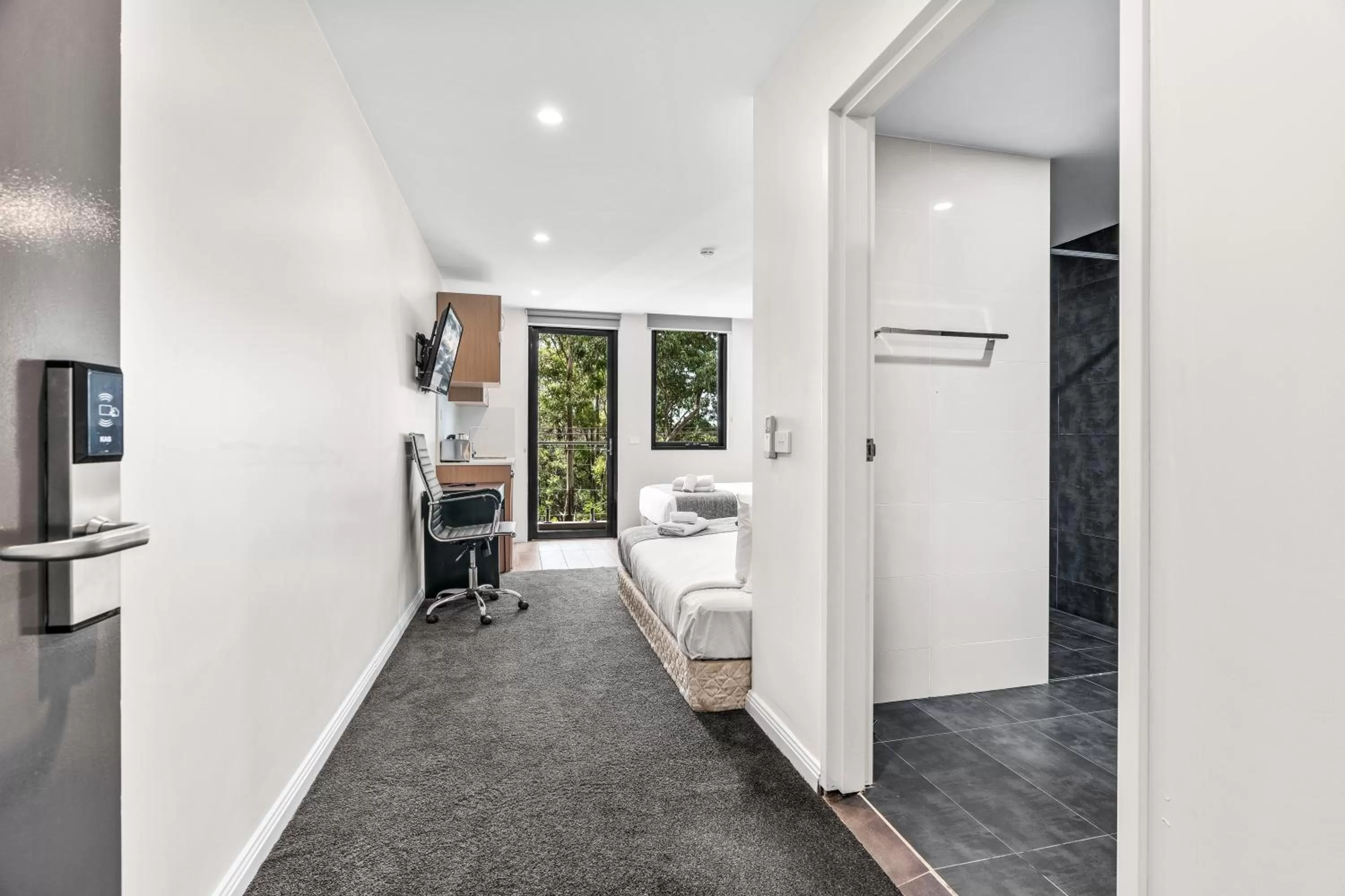 Bedroom, Bed in Seranin | Gordon