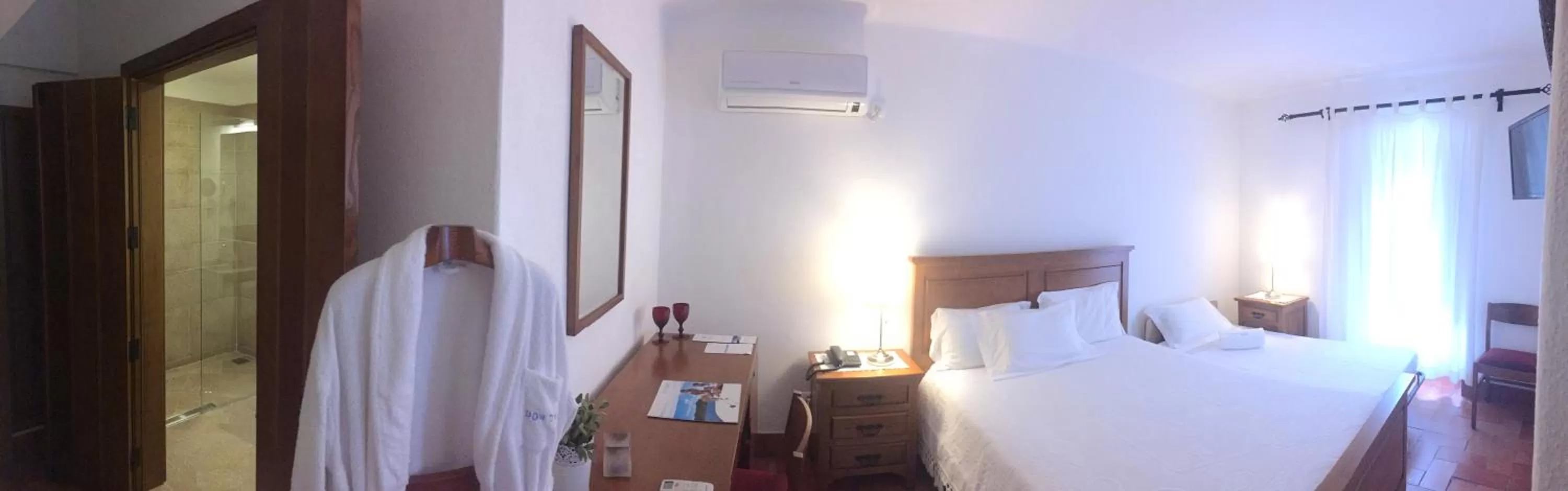 Photo of the whole room, Bed in Dom Dinis Marvão