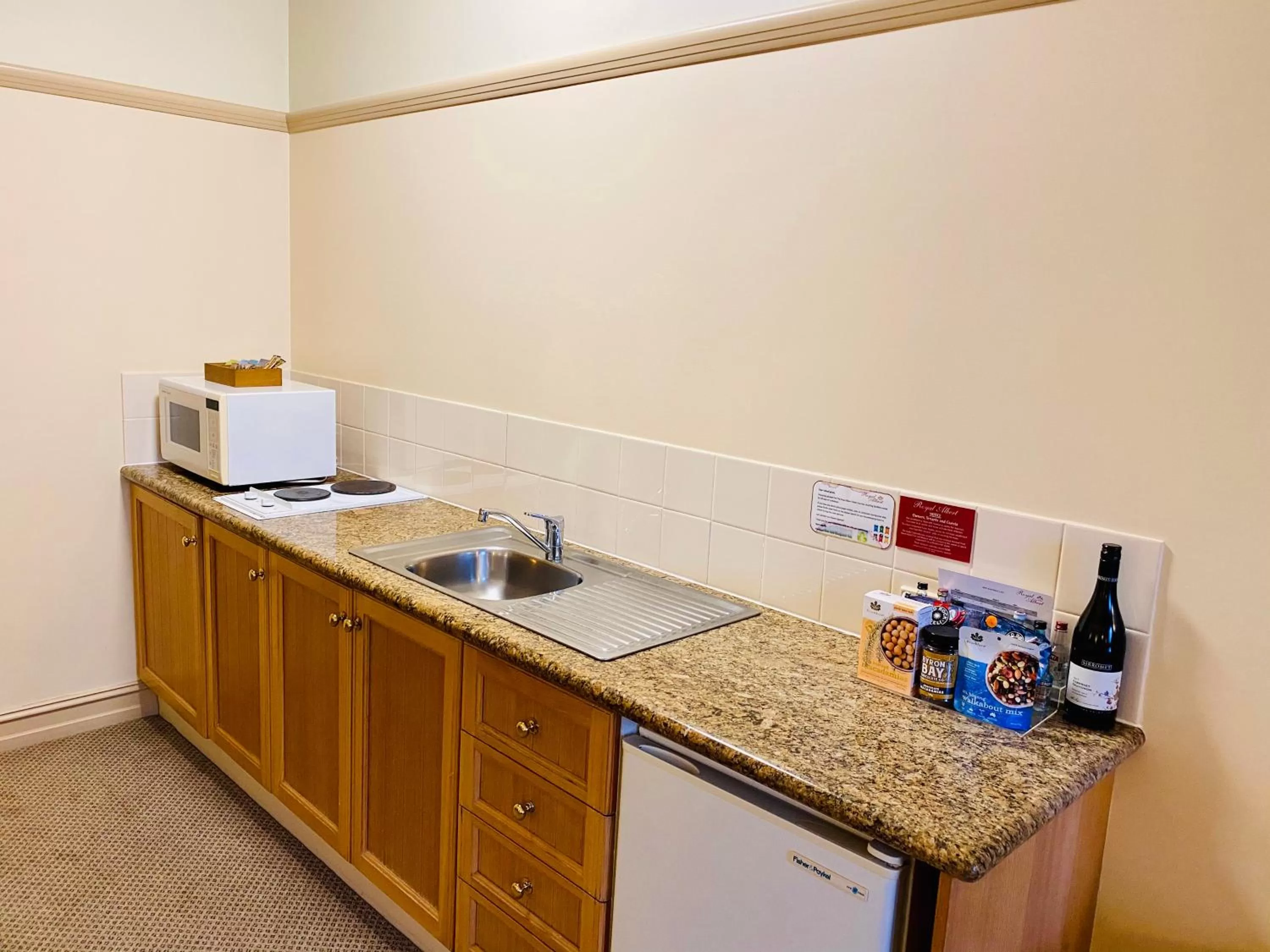 Kitchen or kitchenette in Royal Albert Hotel