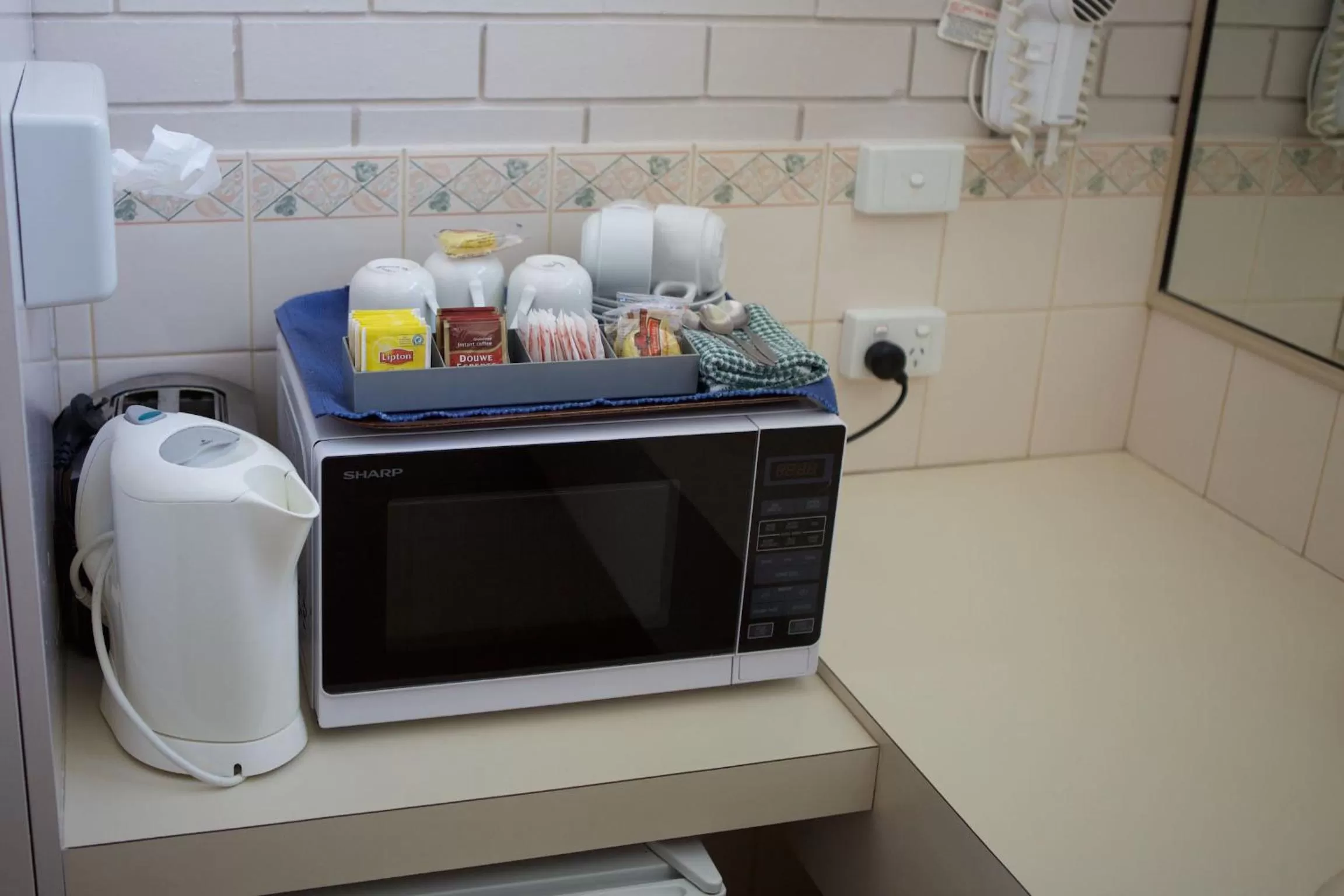 Coffee/tea facilities in Paddlewheel Motel