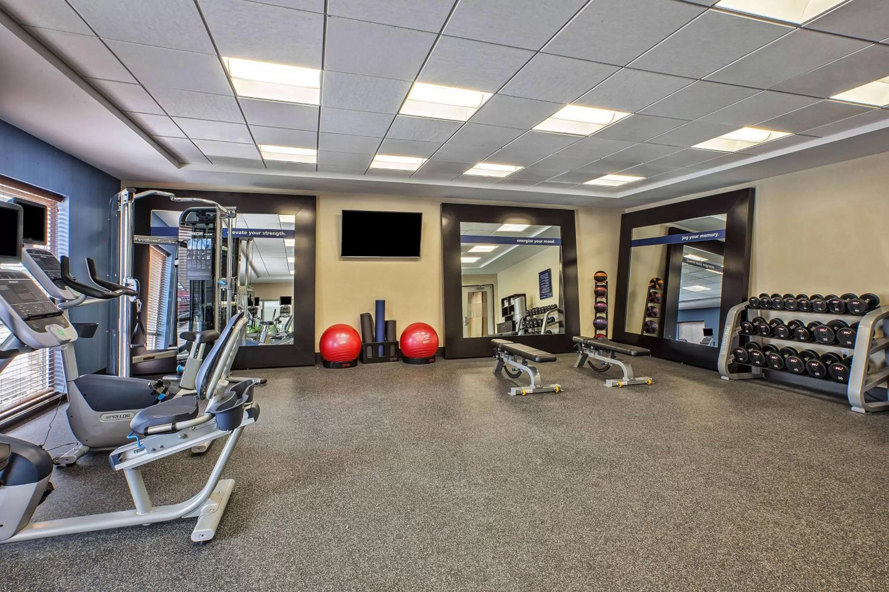 Fitness centre/facilities in Hampton Inn by Hilton West Bloomfield Novi