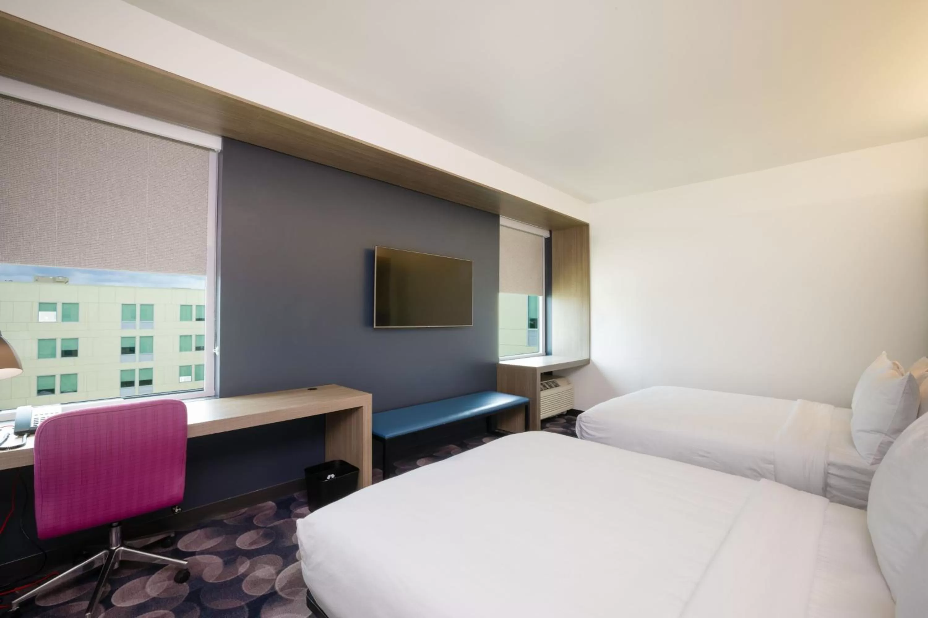 Photo of the whole room, Bed in Aloft Austin Airport