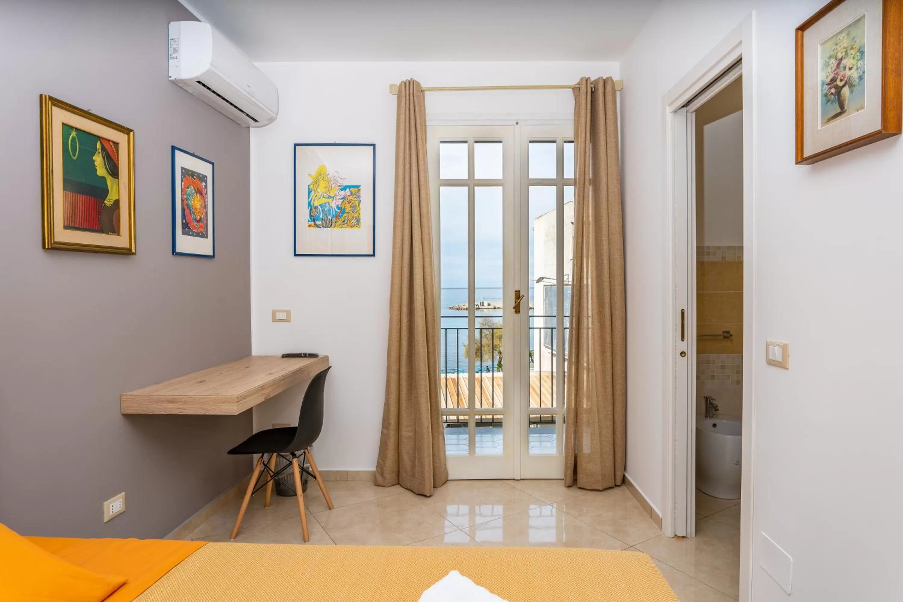 Bed in B&B Una Terrazza sul Golfo di Sferracavallo