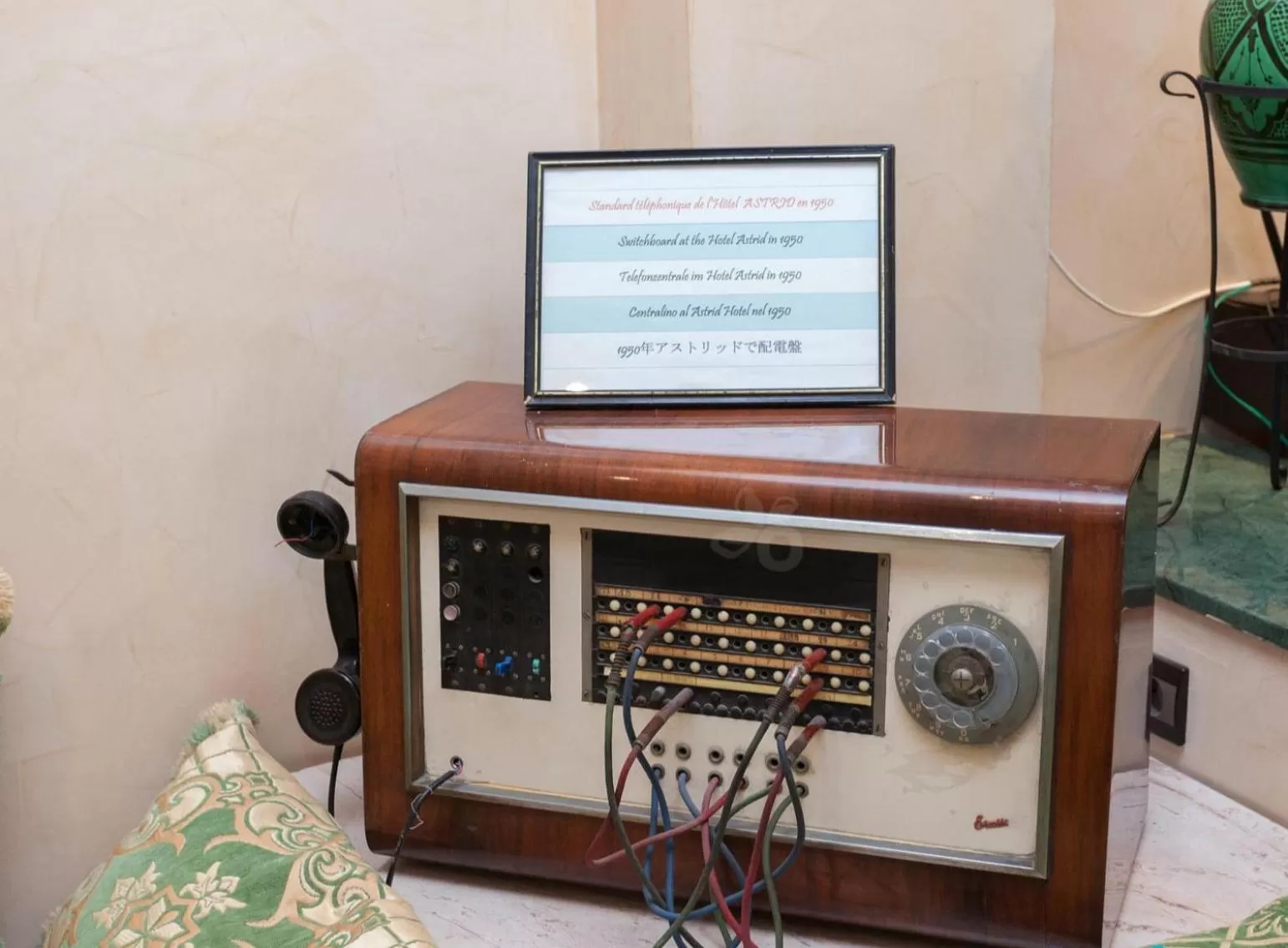 Other, TV/Entertainment Center in Hôtel Astrid