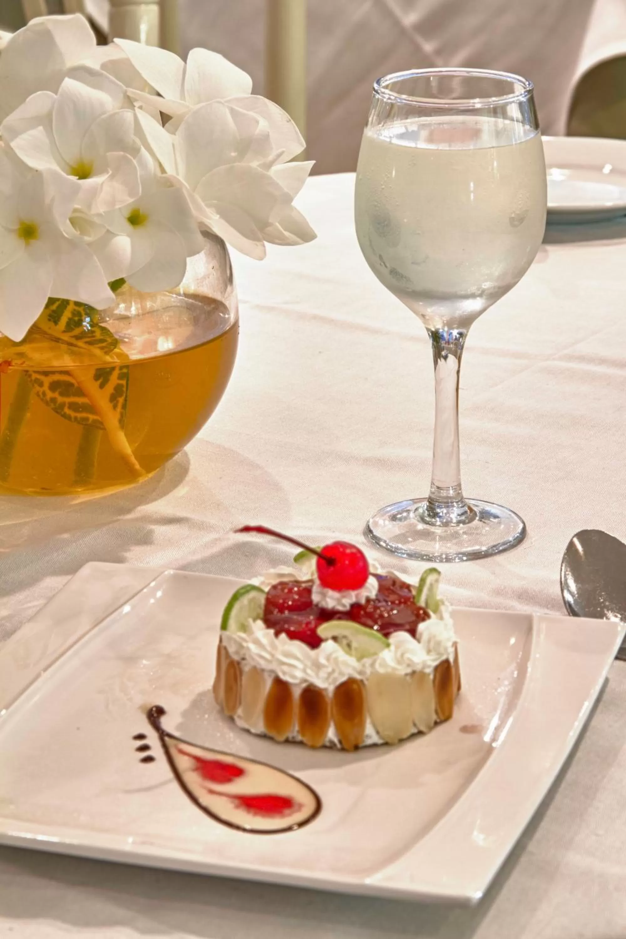 Food in Bay Gardens Hotel