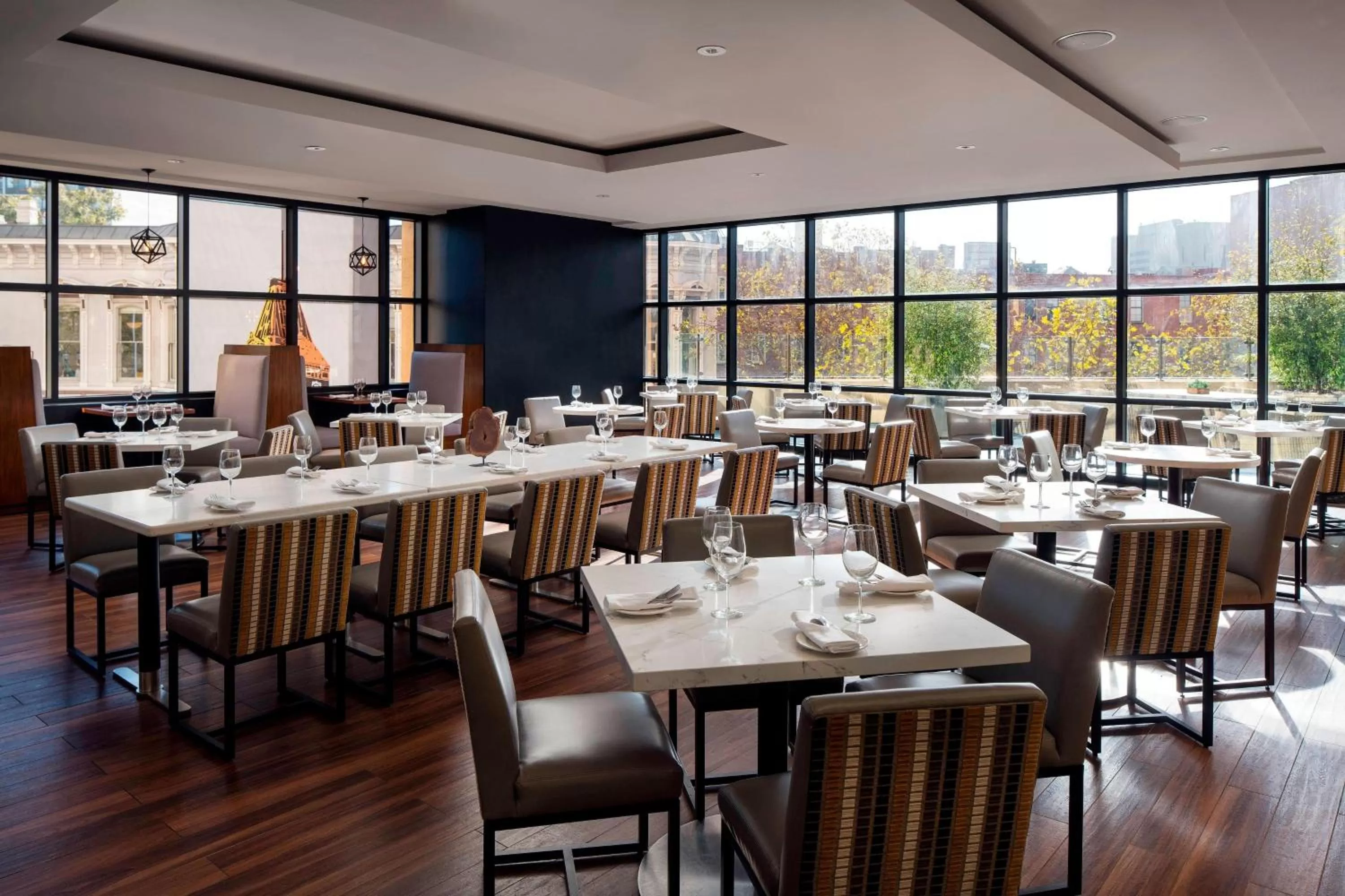 Restaurant/places to eat in Oakland Marriott City Center