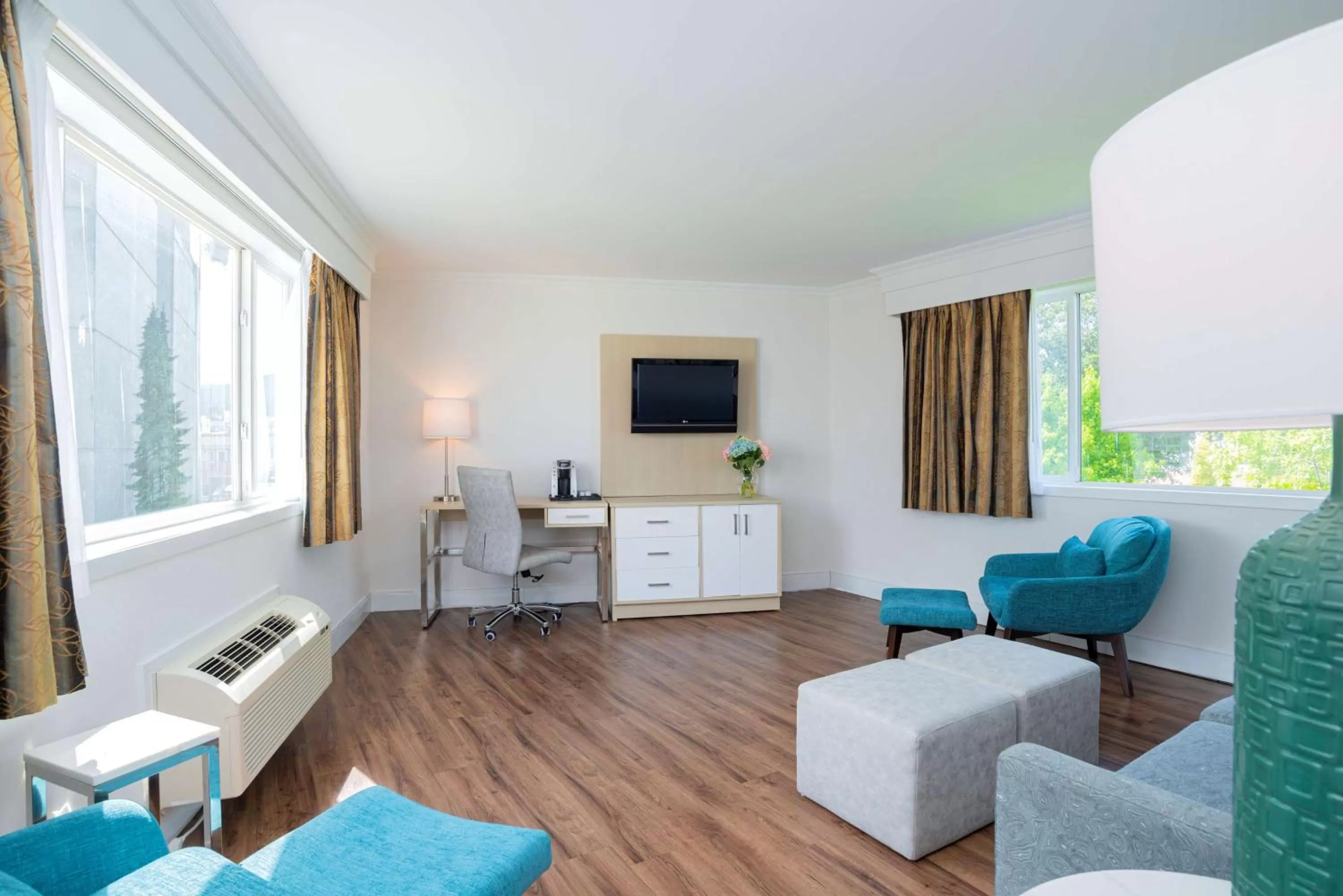 Photo of the whole room in Best Western Dorchester Hotel