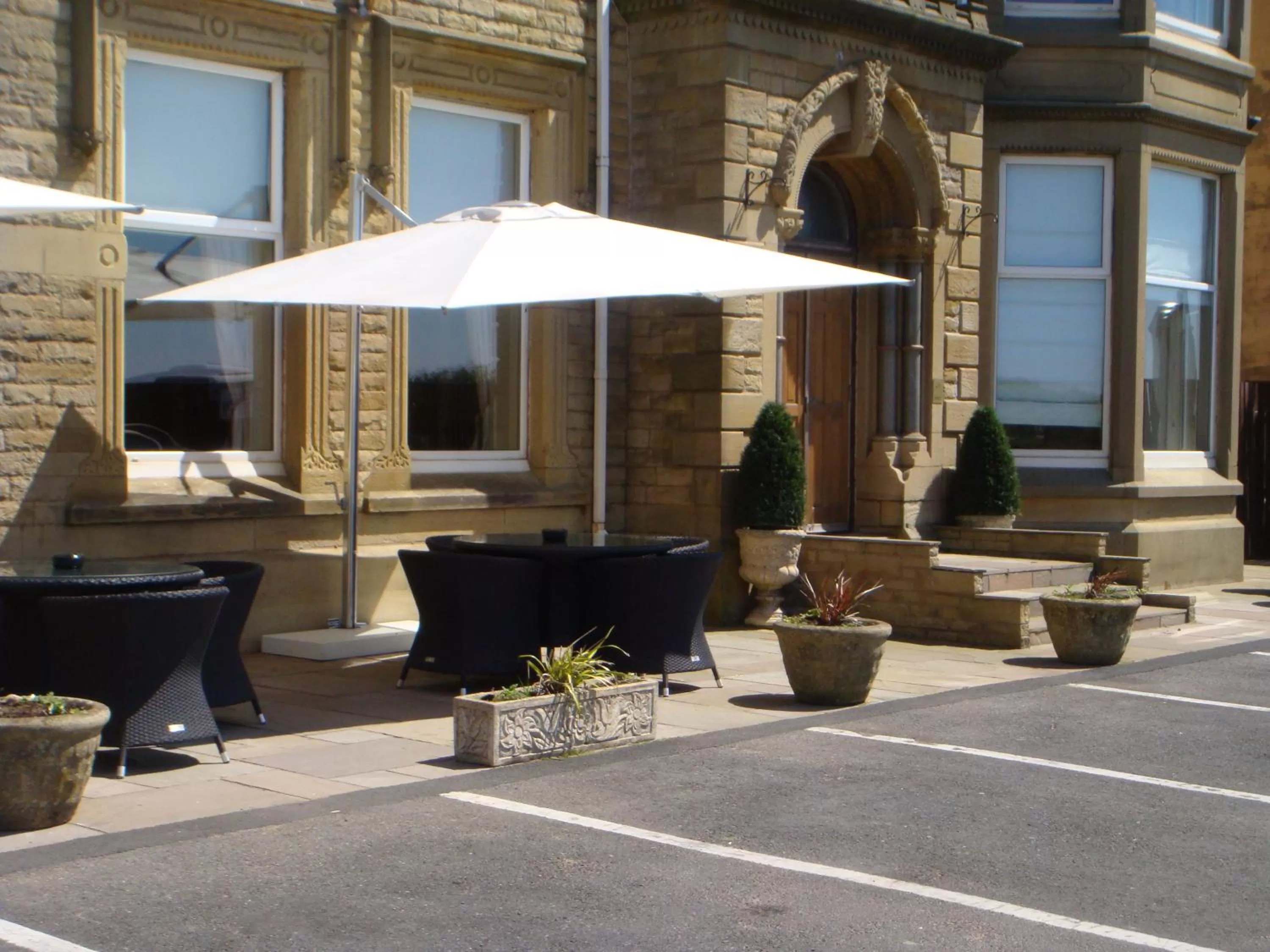 Patio in Glendower Hotel BW Signature Collection