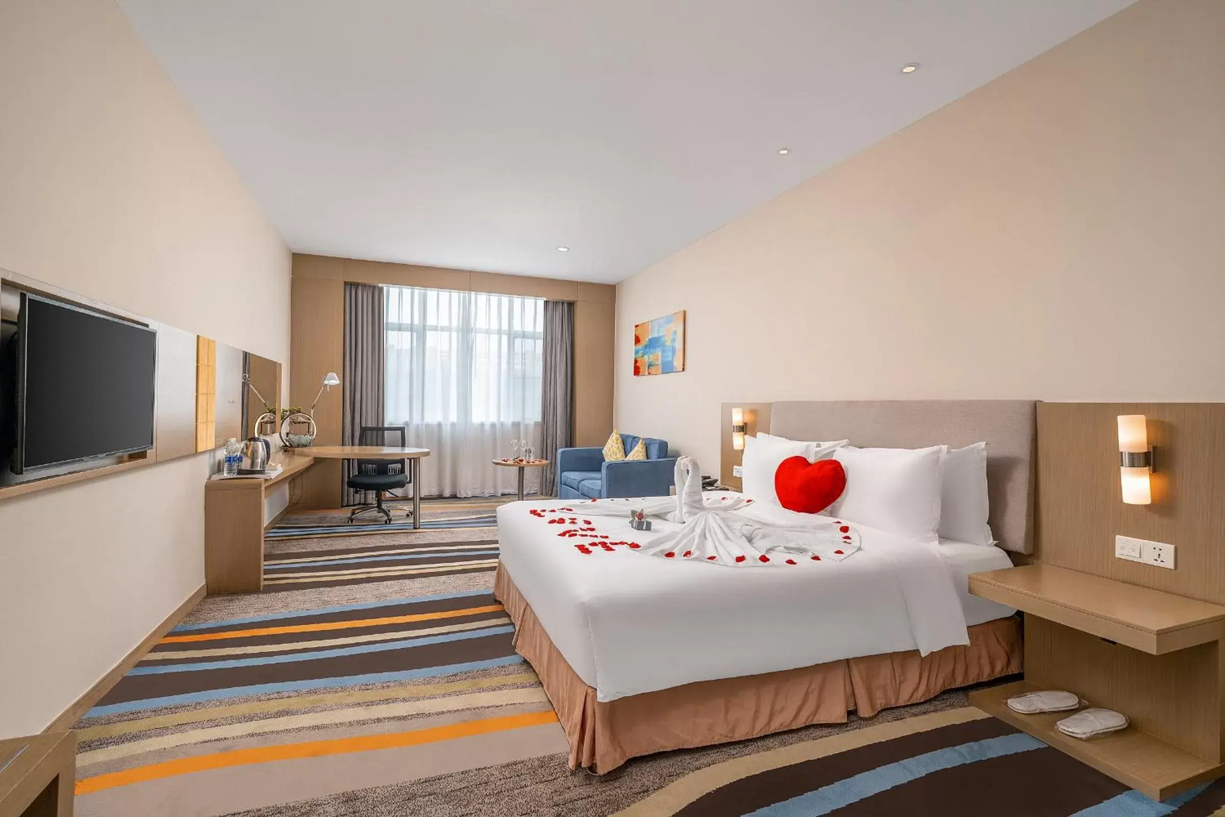 Deluxe Queen Room in Guangzhou Baiyun Airport Rejoice by Argyle Hotel Rehe Metro Exit B --Free shuttle bus is provided during the 137th Canton Fair Deluxe Queen Room in Guangzhou Baiyun Airport Rejoice by Argyle Hotel Rehe Metro Exit B --Free shuttle bus is provided during the 137th Canton Fair