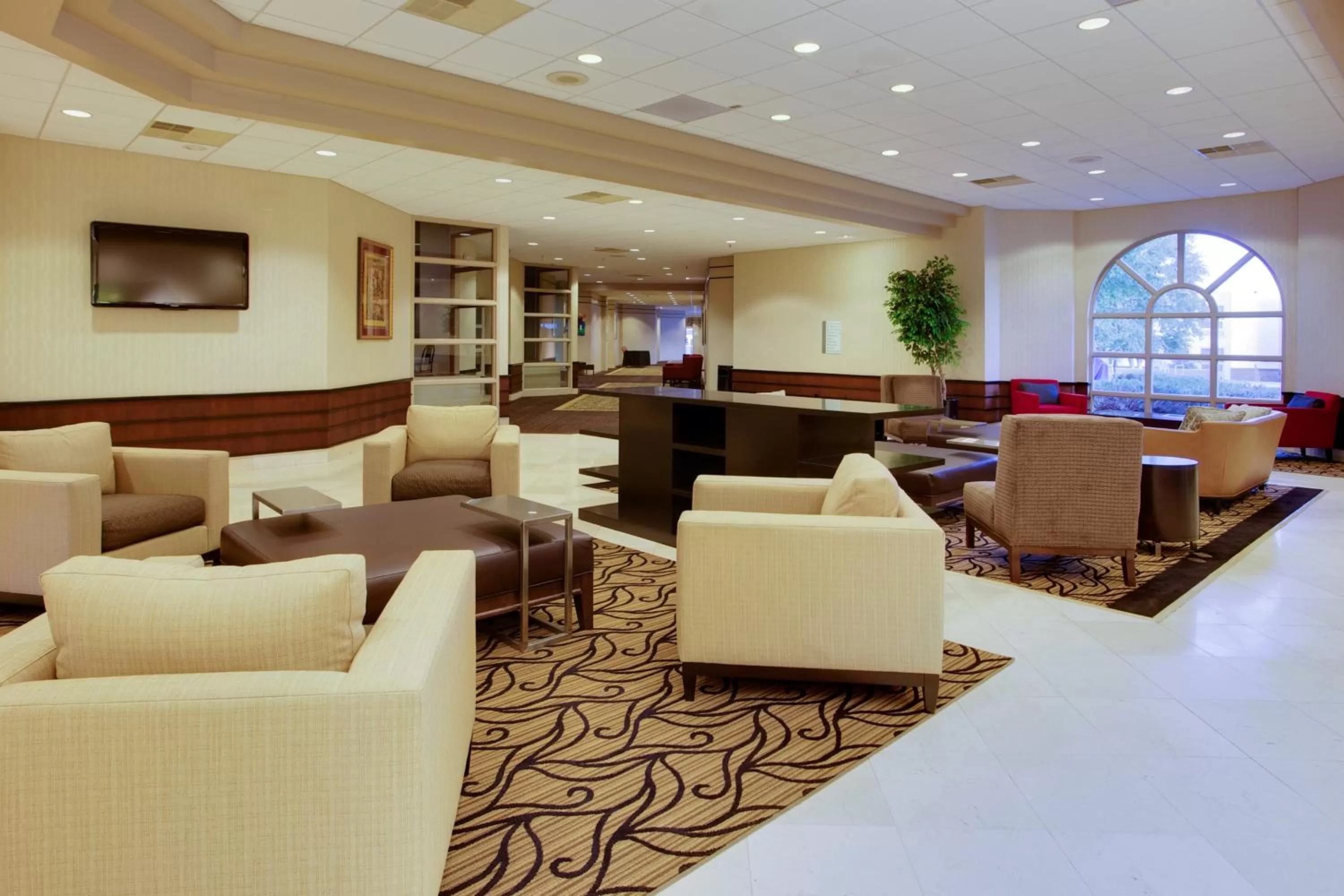 Lobby or reception in Burrstone Inn, an Ascend Collection Hotel