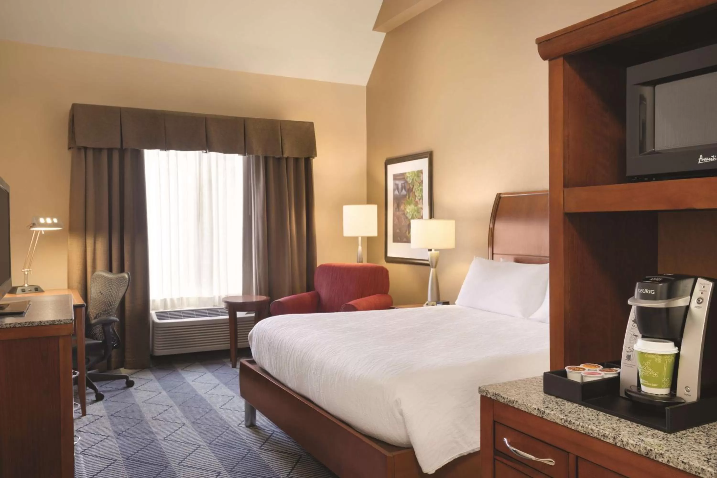 Bedroom, Bed in Hilton Garden Inn Lancaster