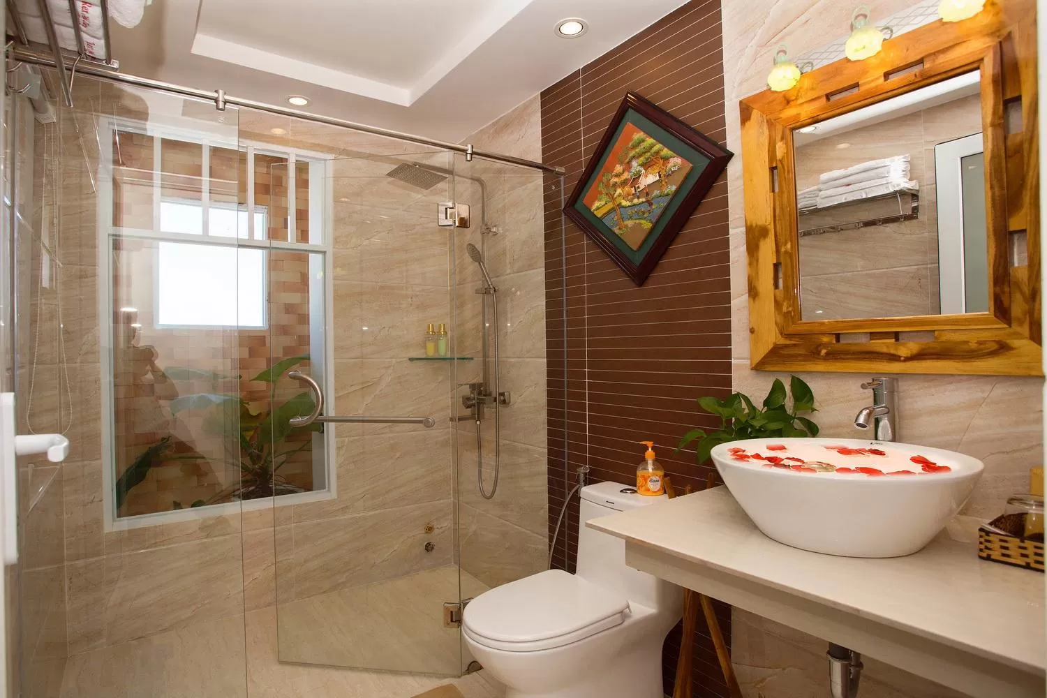 Toilet in Rex Hotel & Apartment