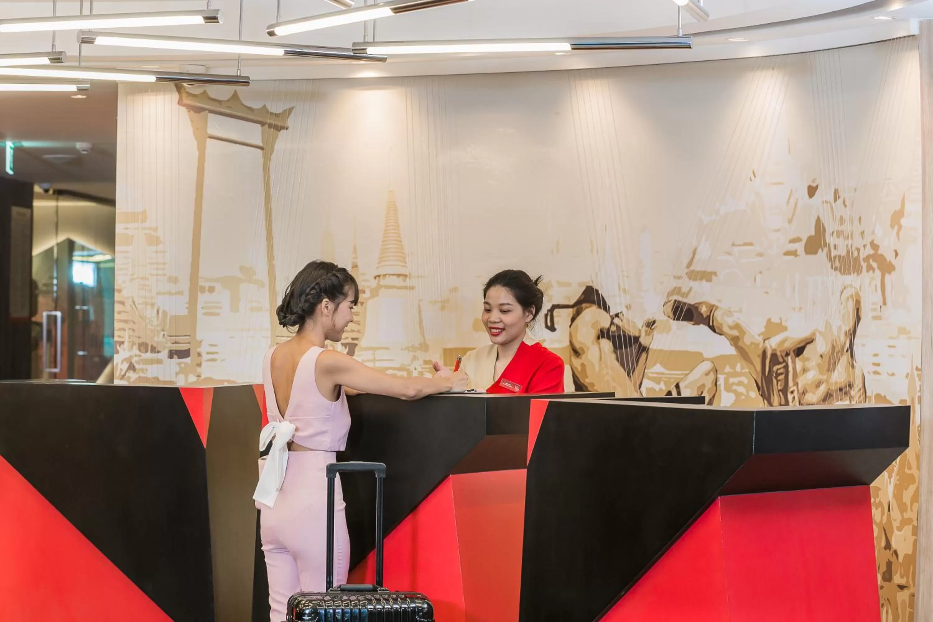 Staff in Vib Best Western Sanam Pao