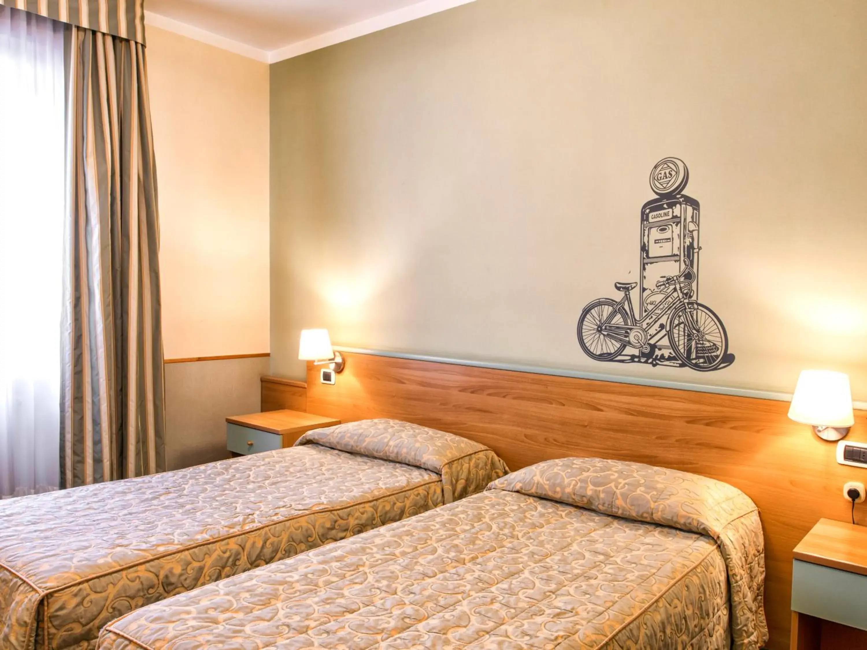 Twin Room Standard in Hotel Napoleon Susa Twin Room Standard in Hotel Napoleon Susa