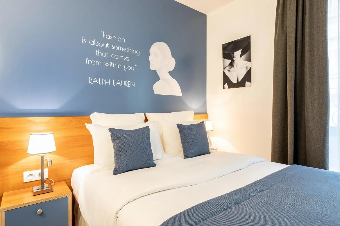 Bed in Hôtel Villa Eiffel Mademoiselle