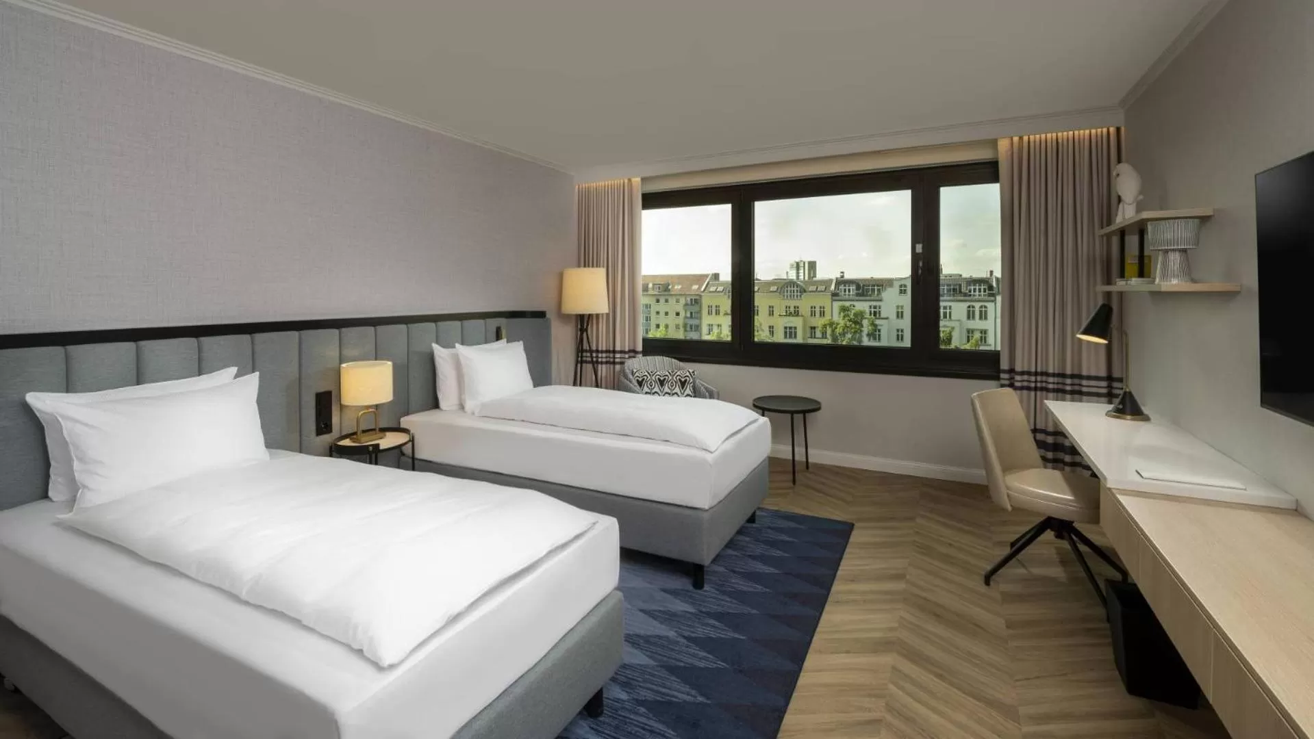 Bed in DoubleTree by Hilton Berlin Ku'damm