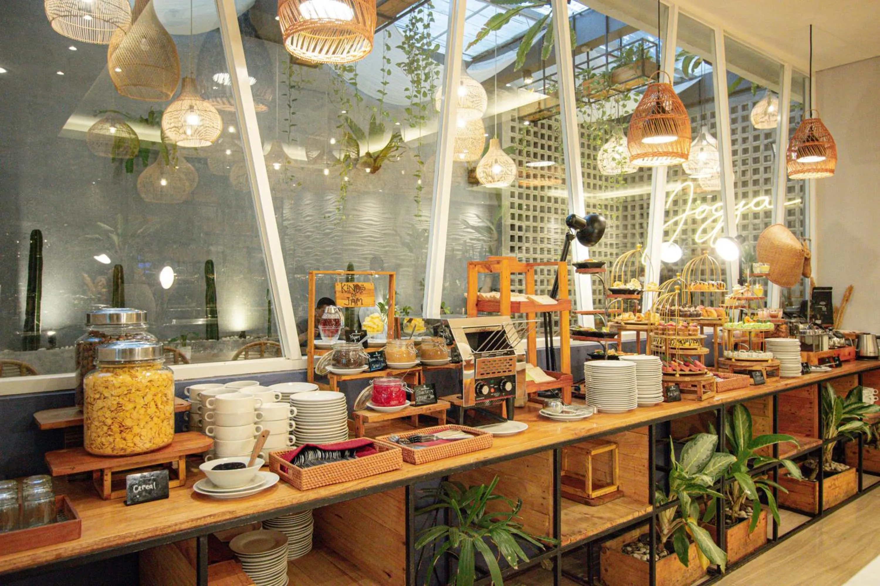 Restaurant/places to eat in Hotel FortunaGrande Malioboro Yogyakarta