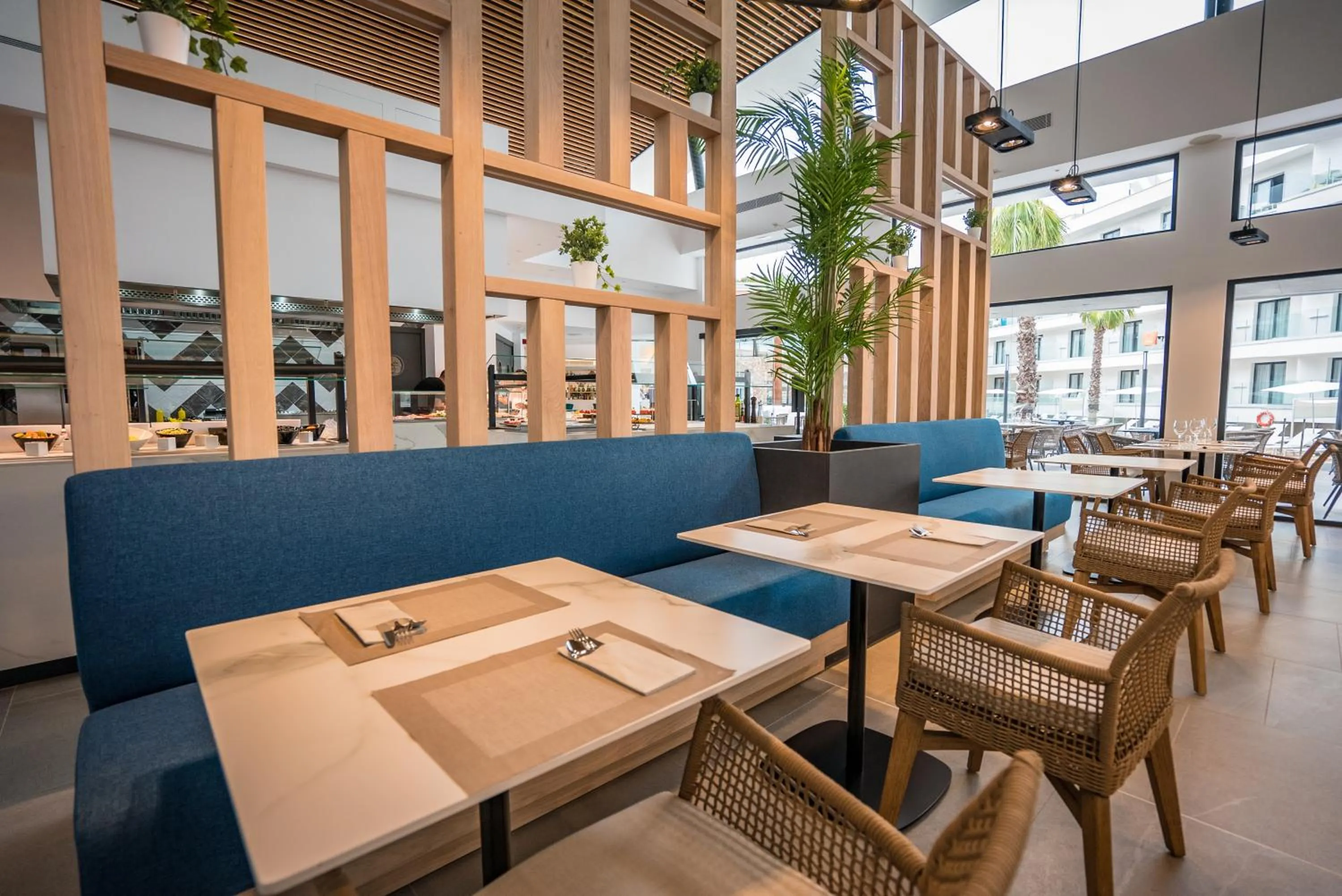 Restaurant/places to eat in Hotel Morlans Suites - Adults Only